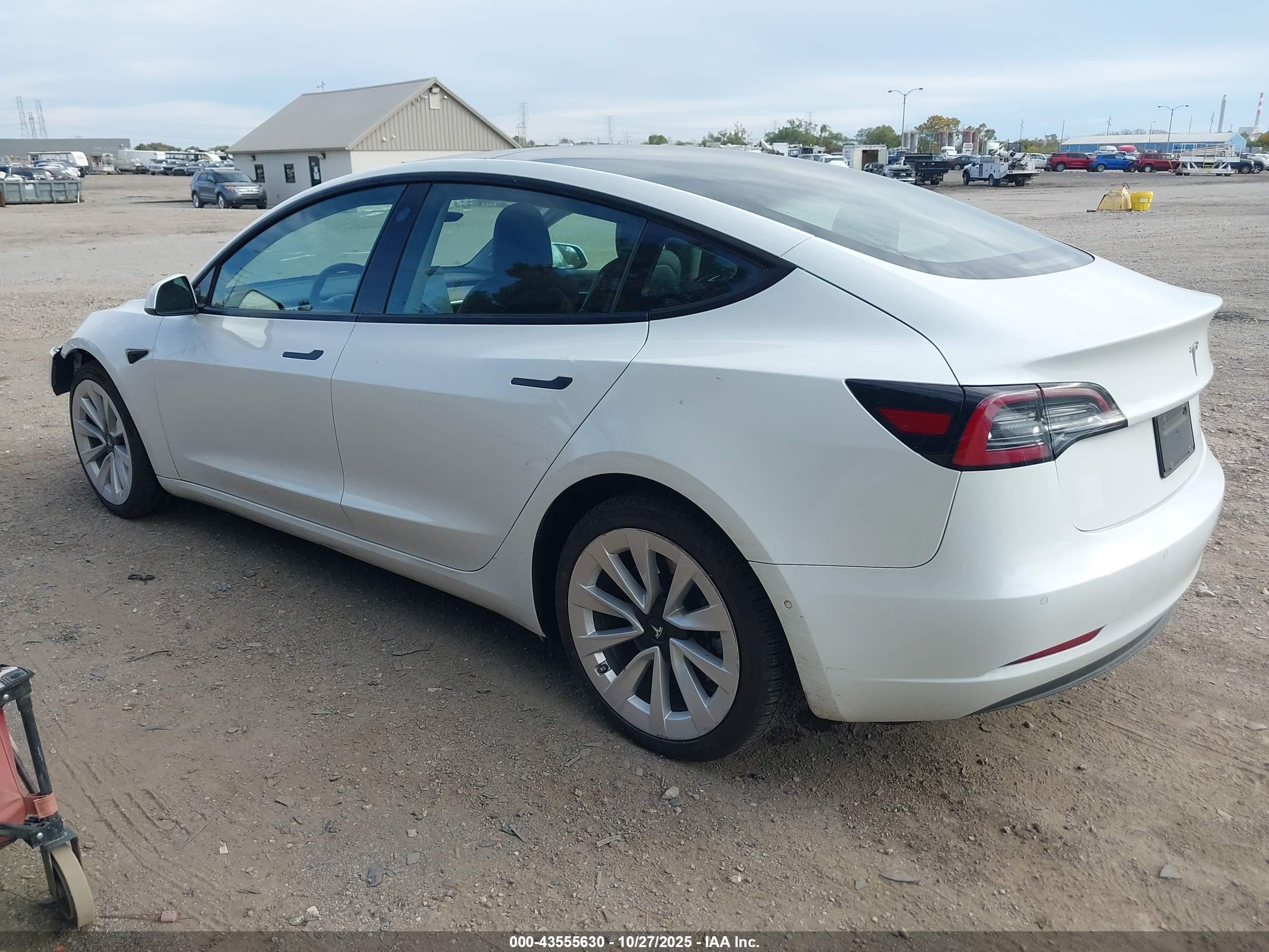 TESLA MODEL image 3