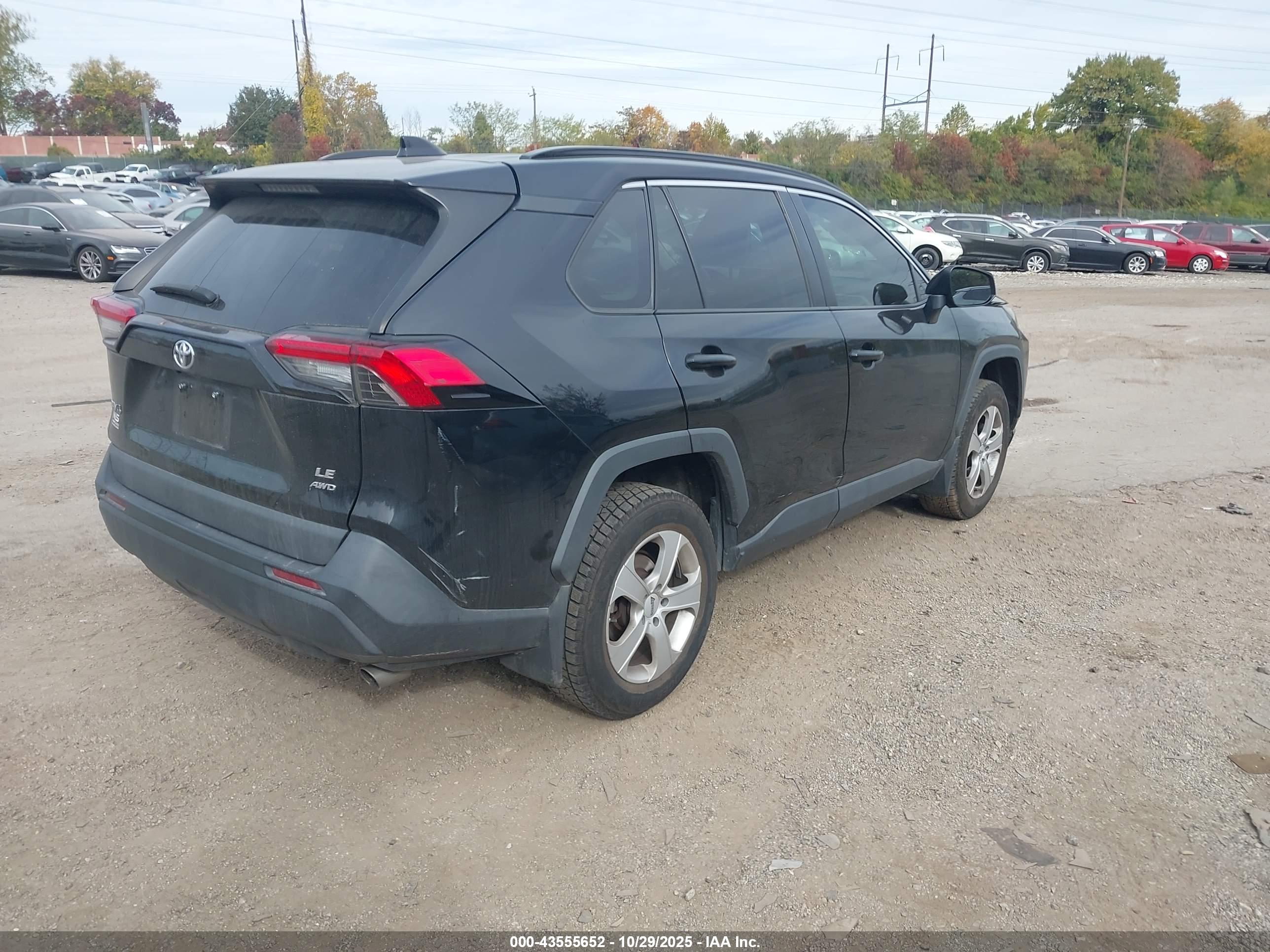 TOYOTA RAV4 image 4