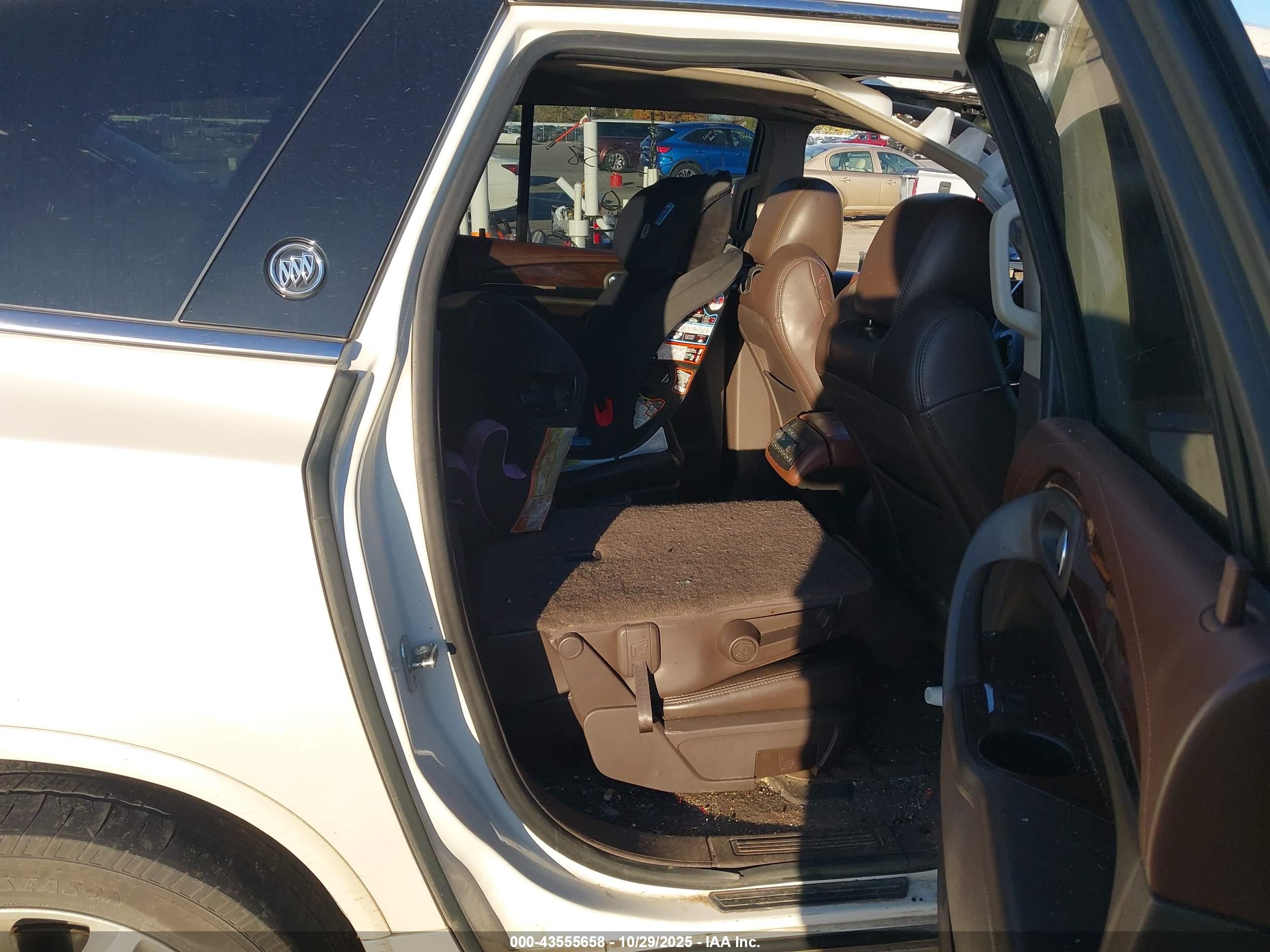 BUICK ENCLAVE image 8