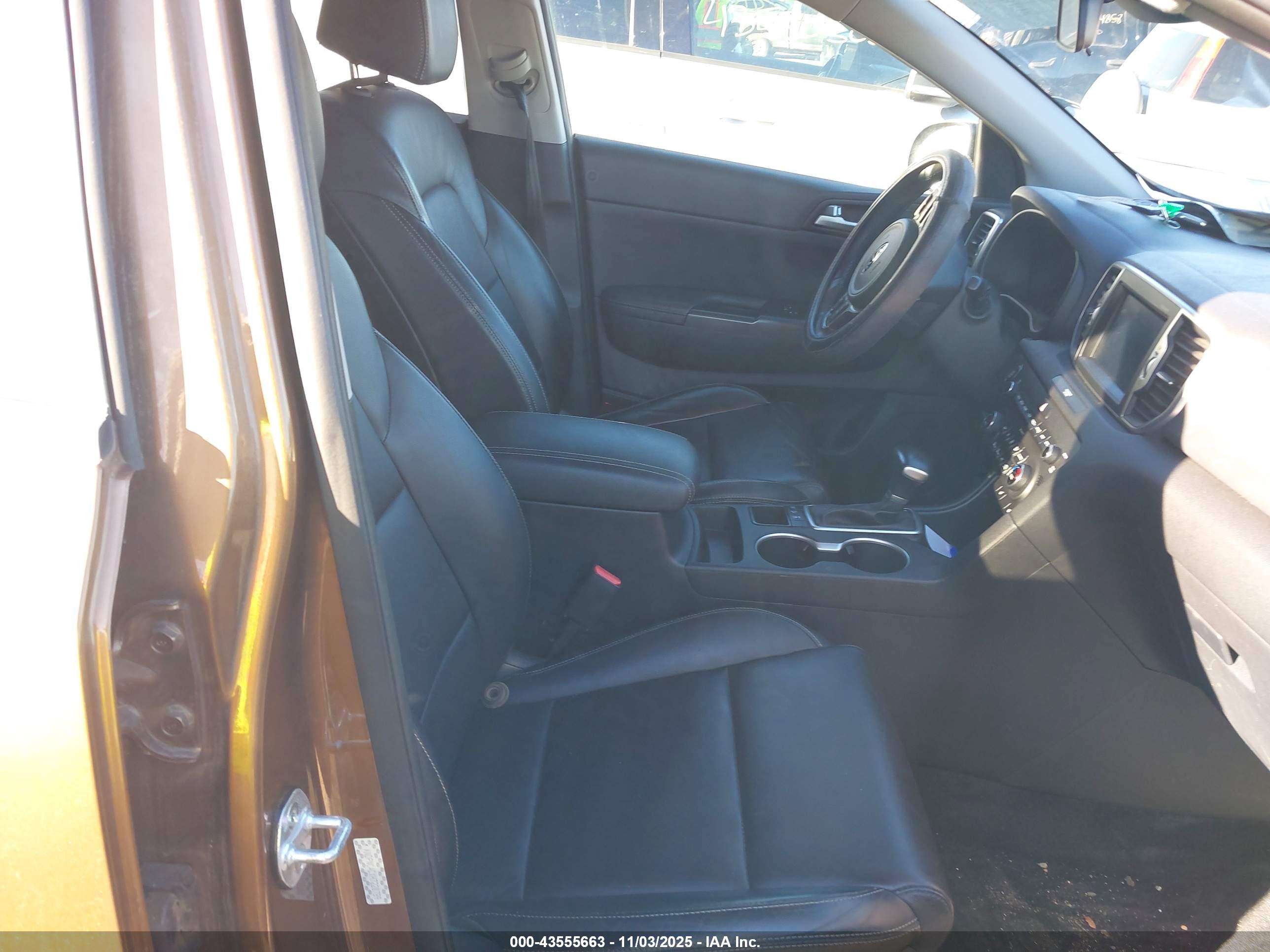 KIA SPORTAGE image 5