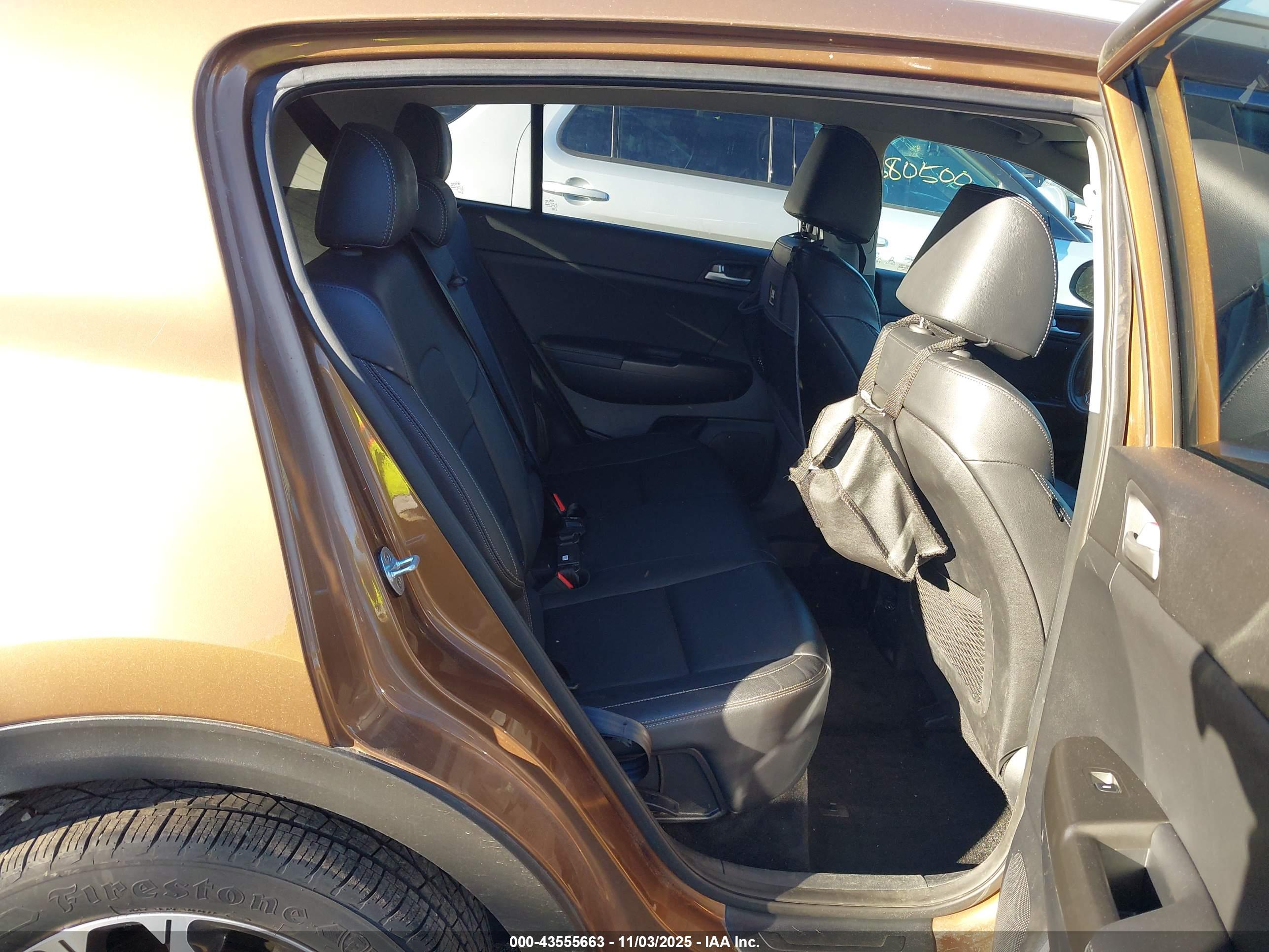 KIA SPORTAGE image 8