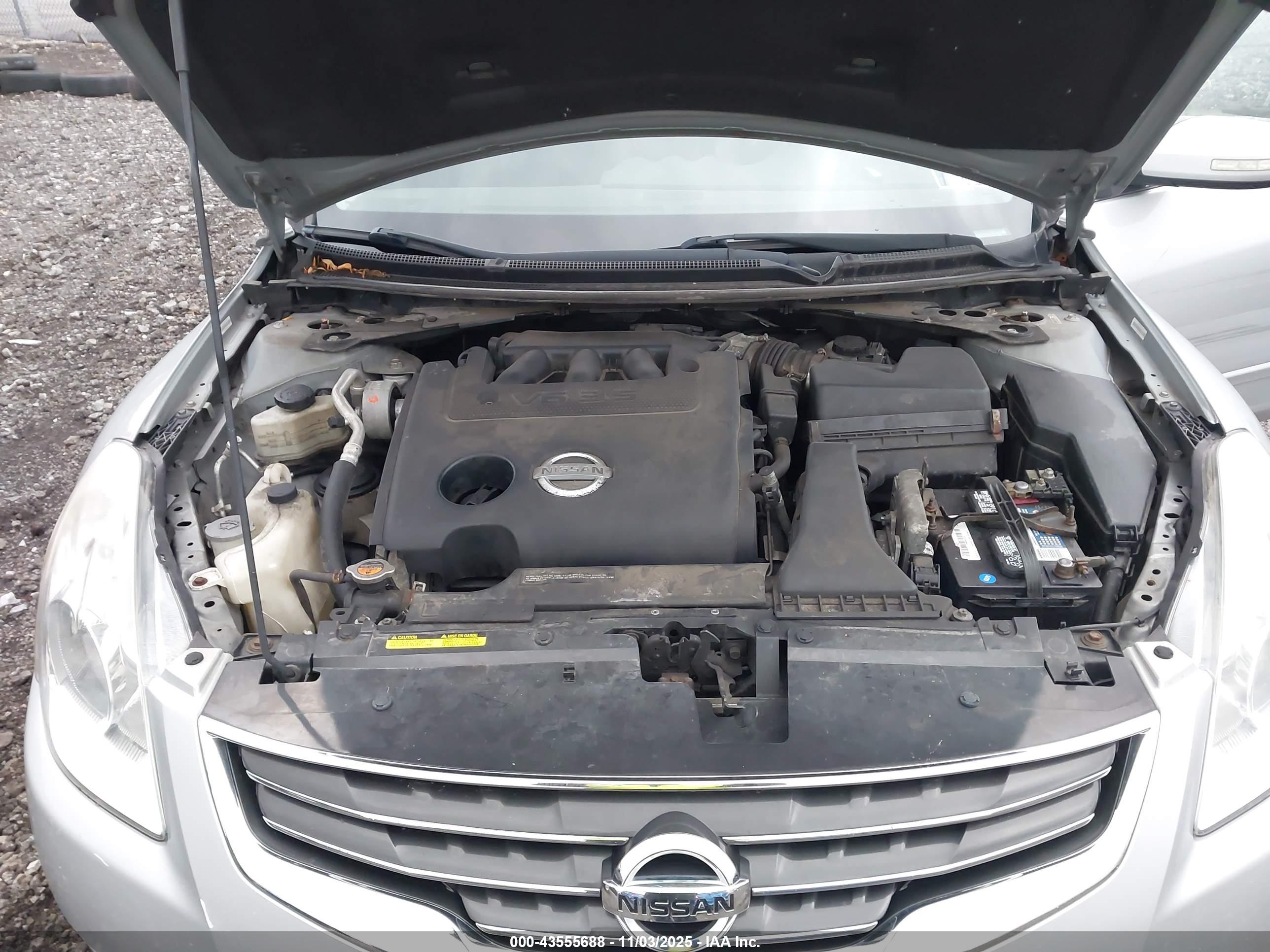 NISSAN ALTIMA image 10