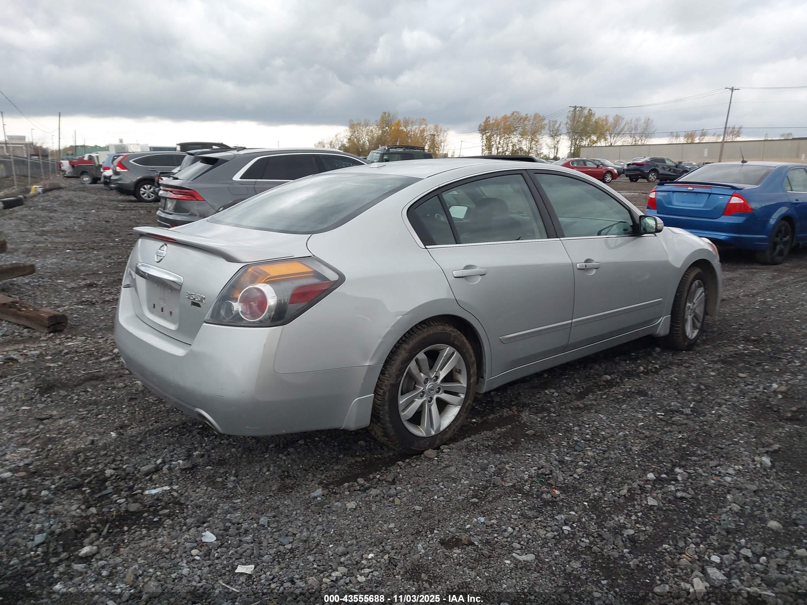 NISSAN ALTIMA image 4