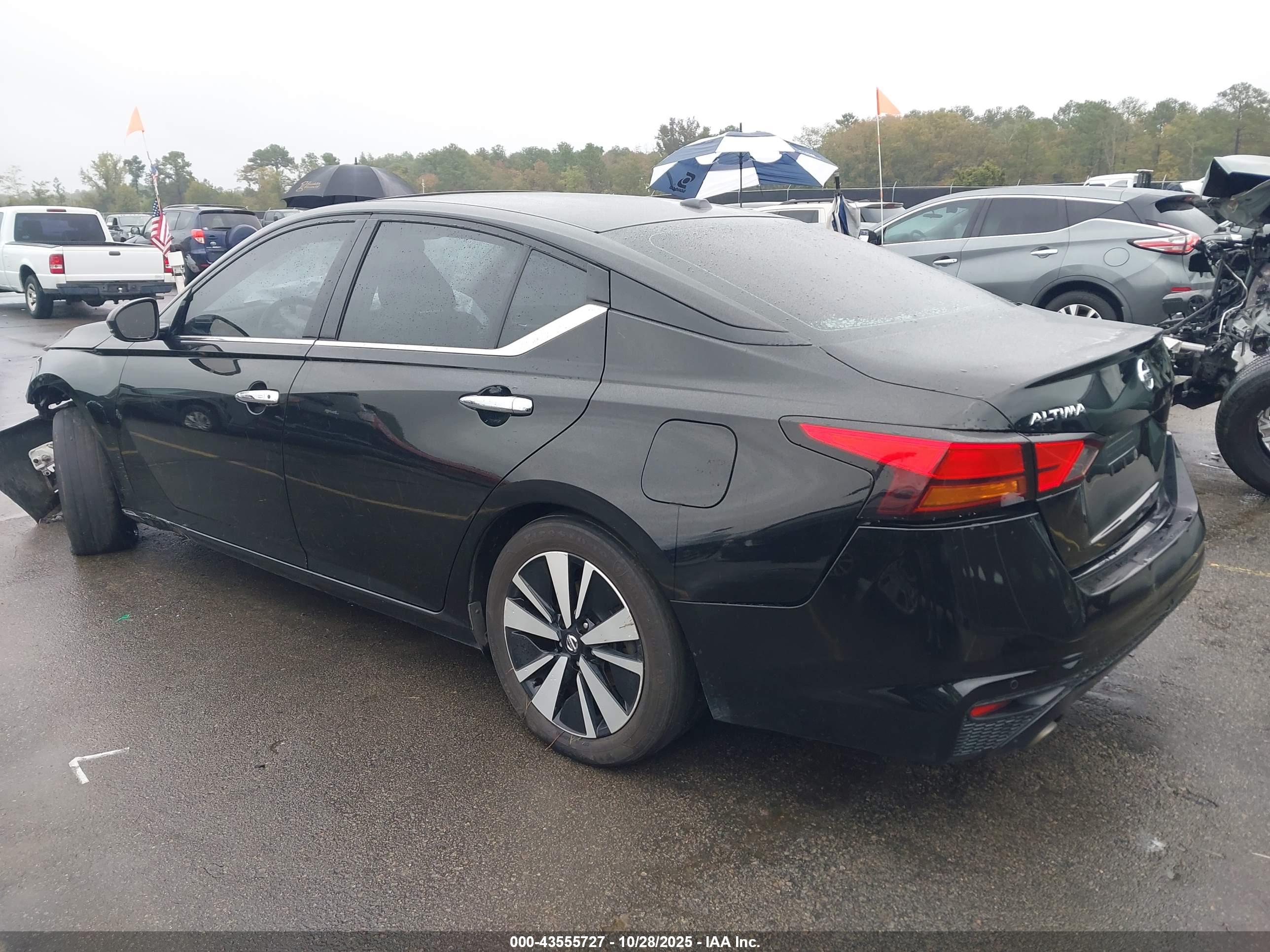 NISSAN ALTIMA image 3