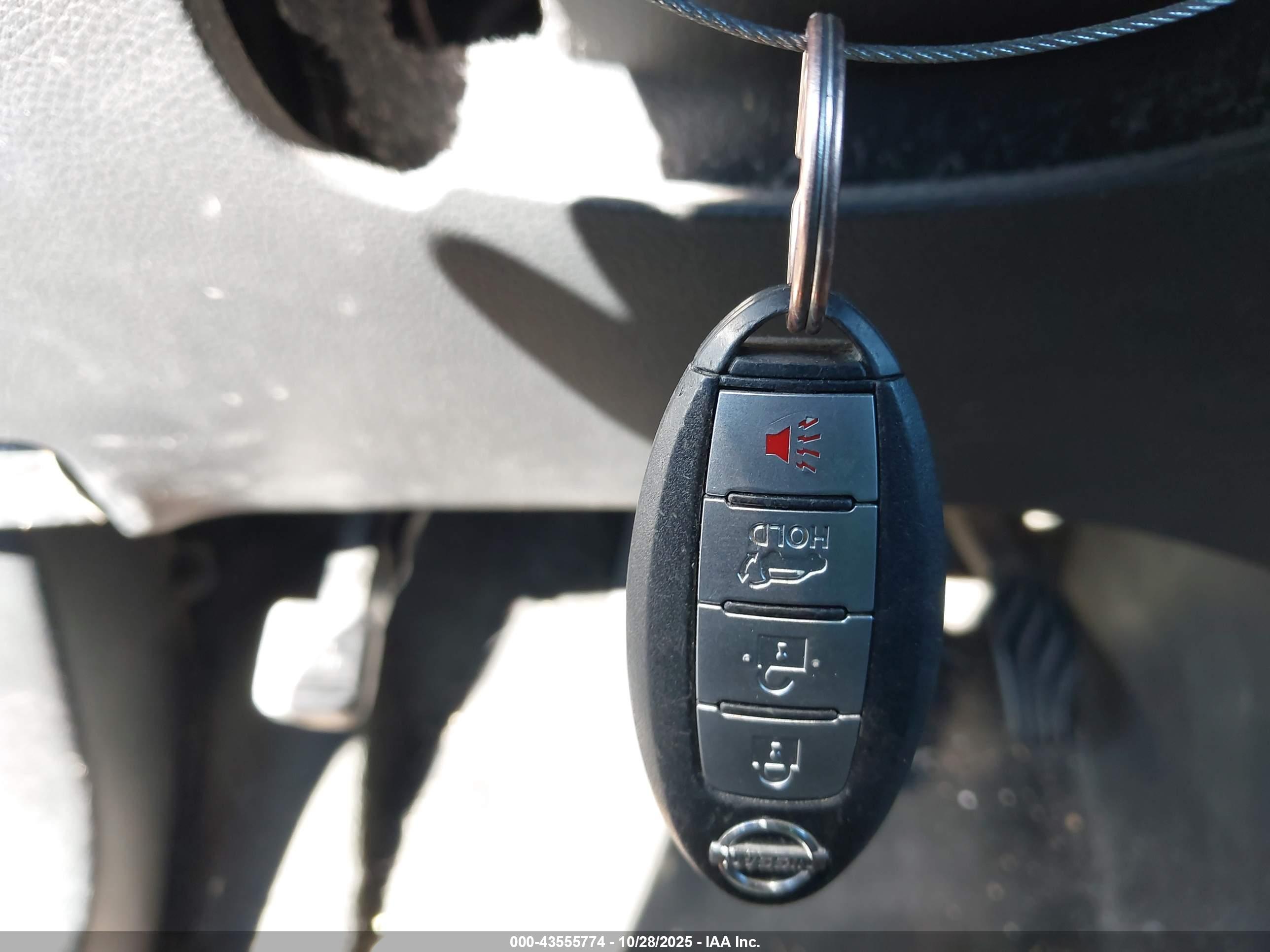 NISSAN ROGUE image 11