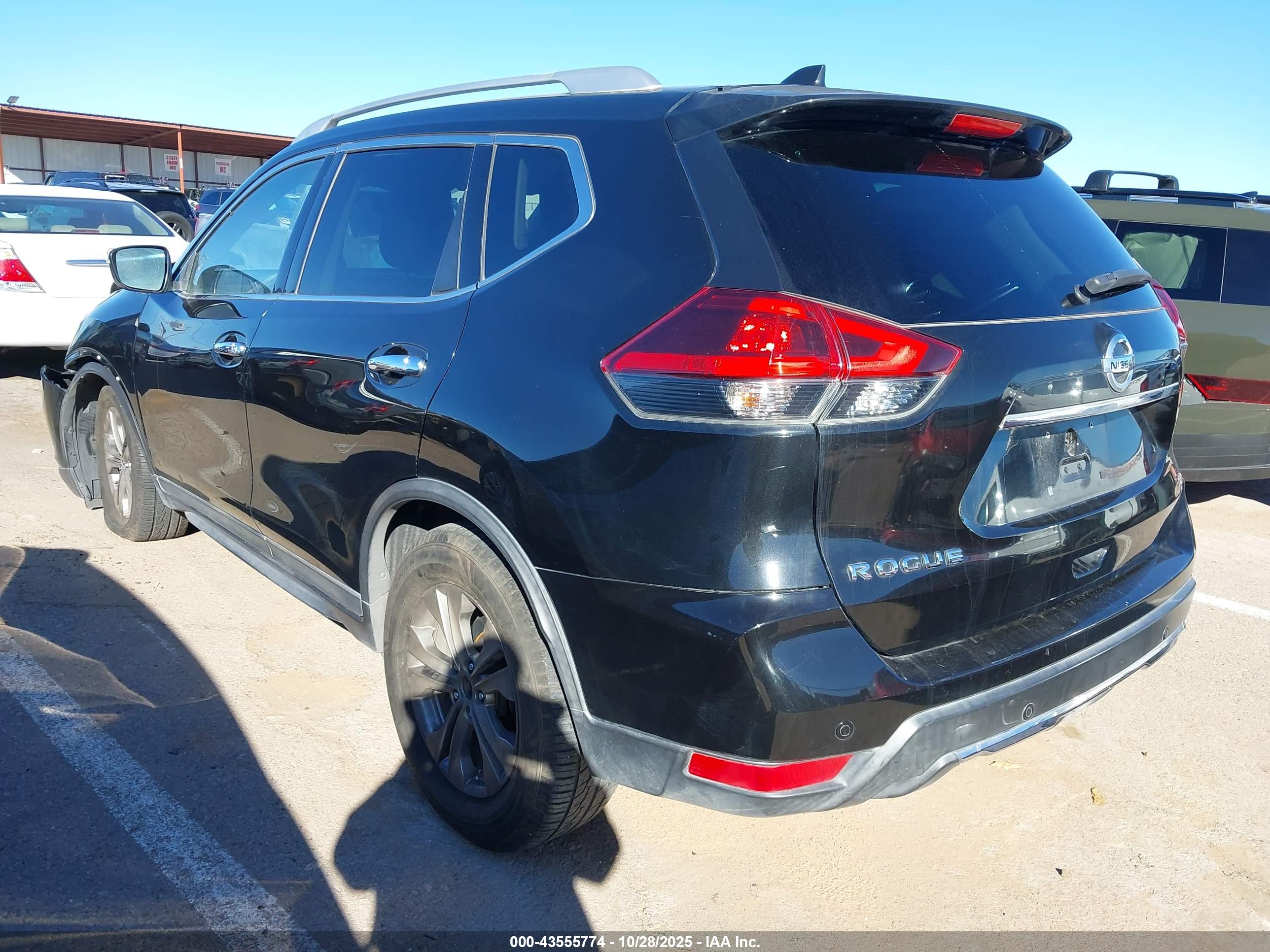 NISSAN ROGUE image 3