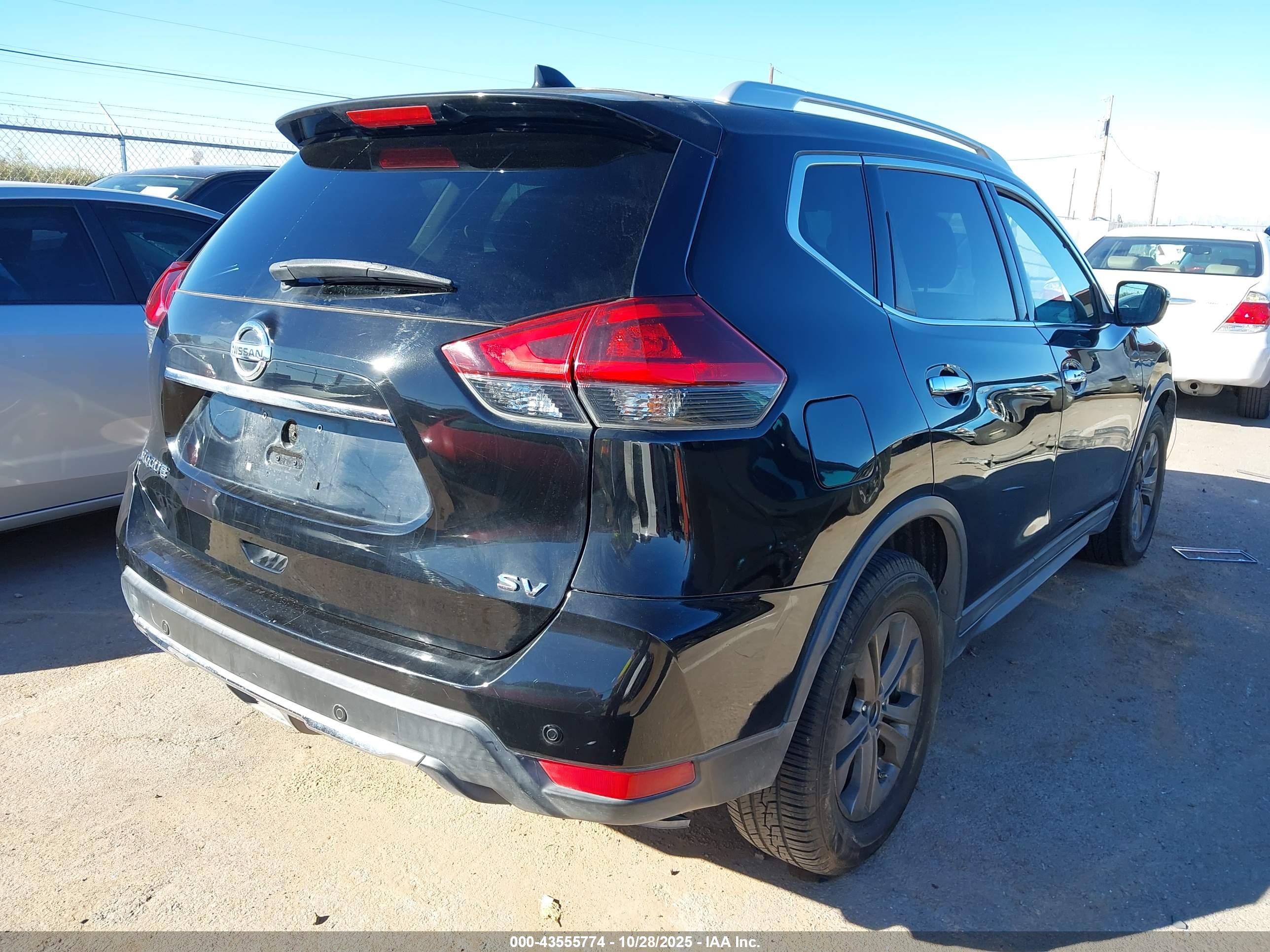 NISSAN ROGUE image 4