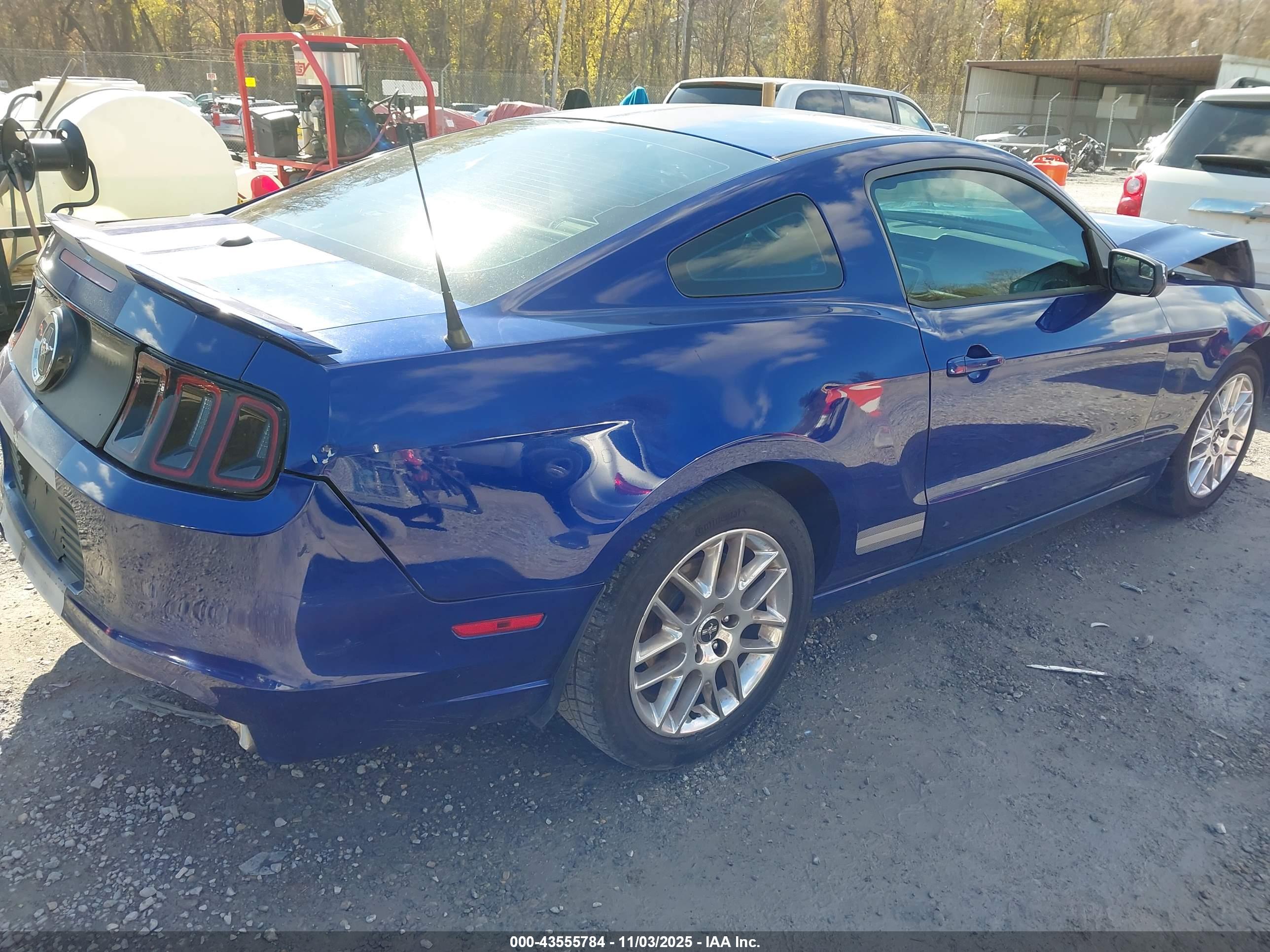 FORD MUSTANG image 4