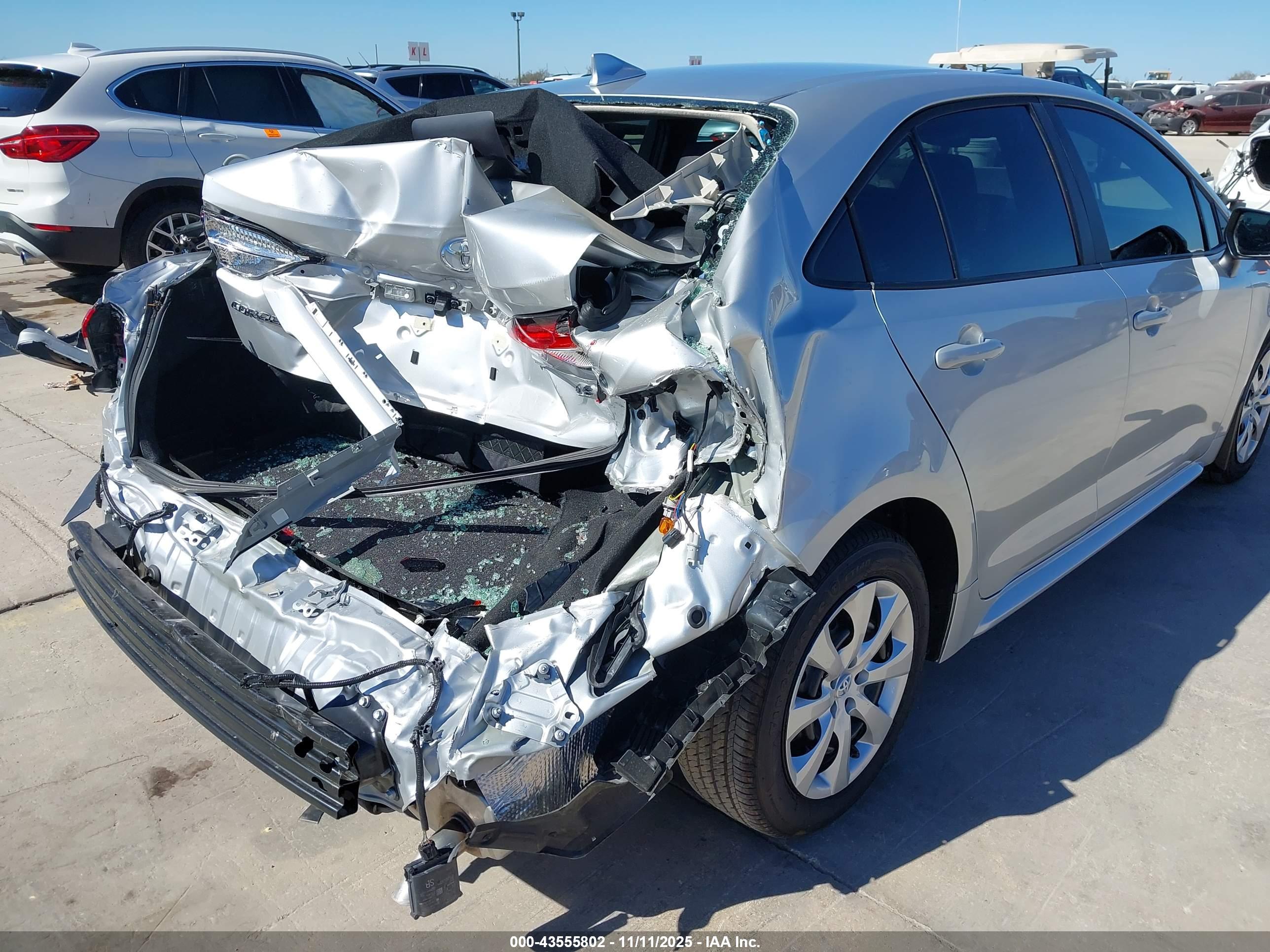 TOYOTA COROLLA image 6