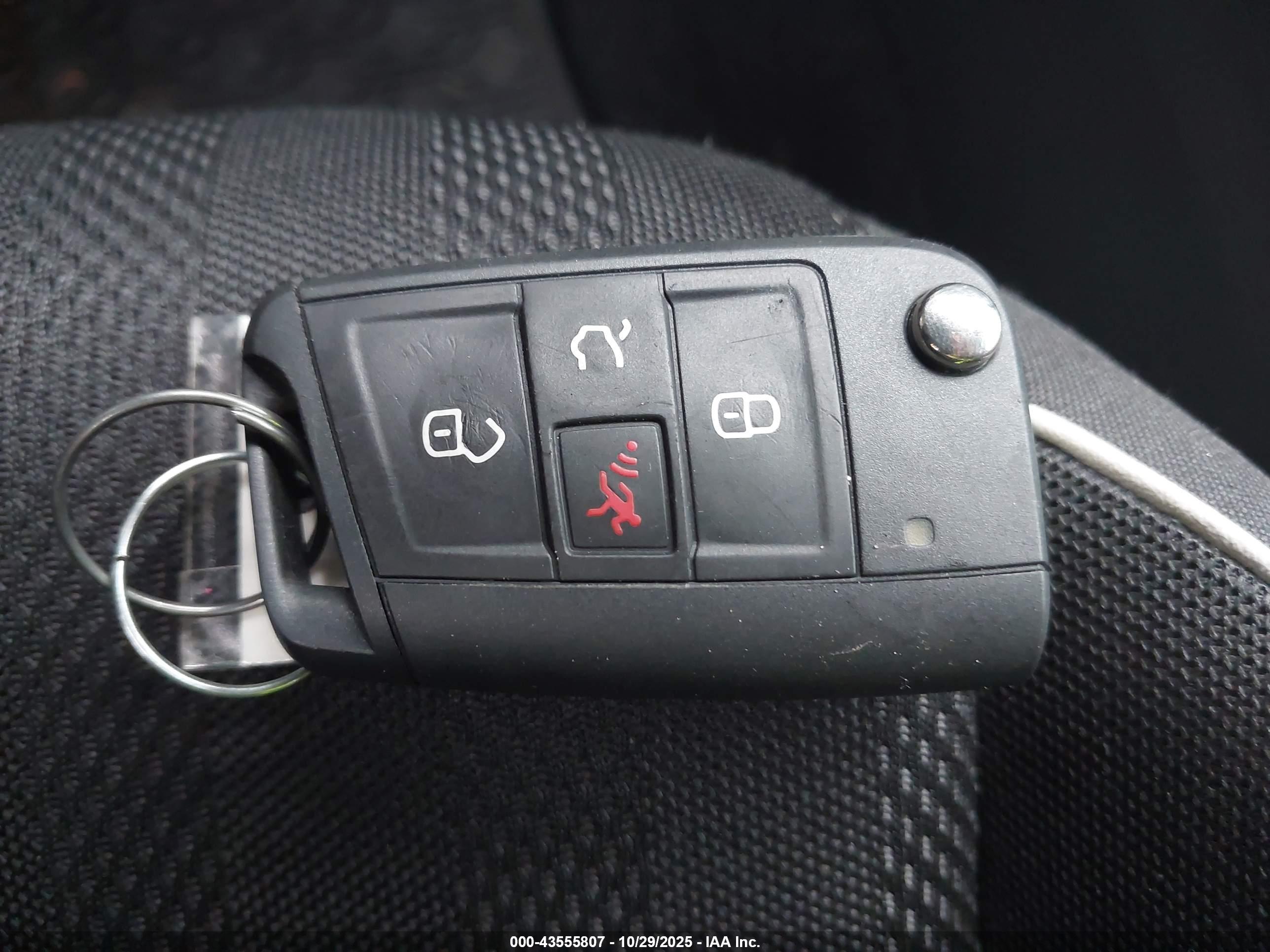 VOLKSWAGEN JETTA image 11