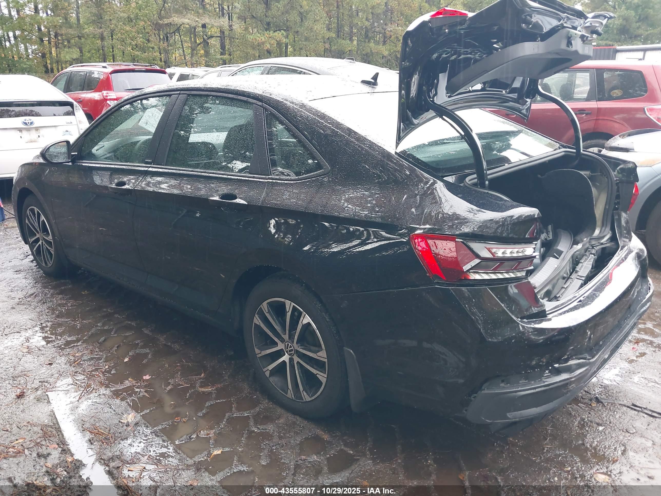 VOLKSWAGEN JETTA image 3