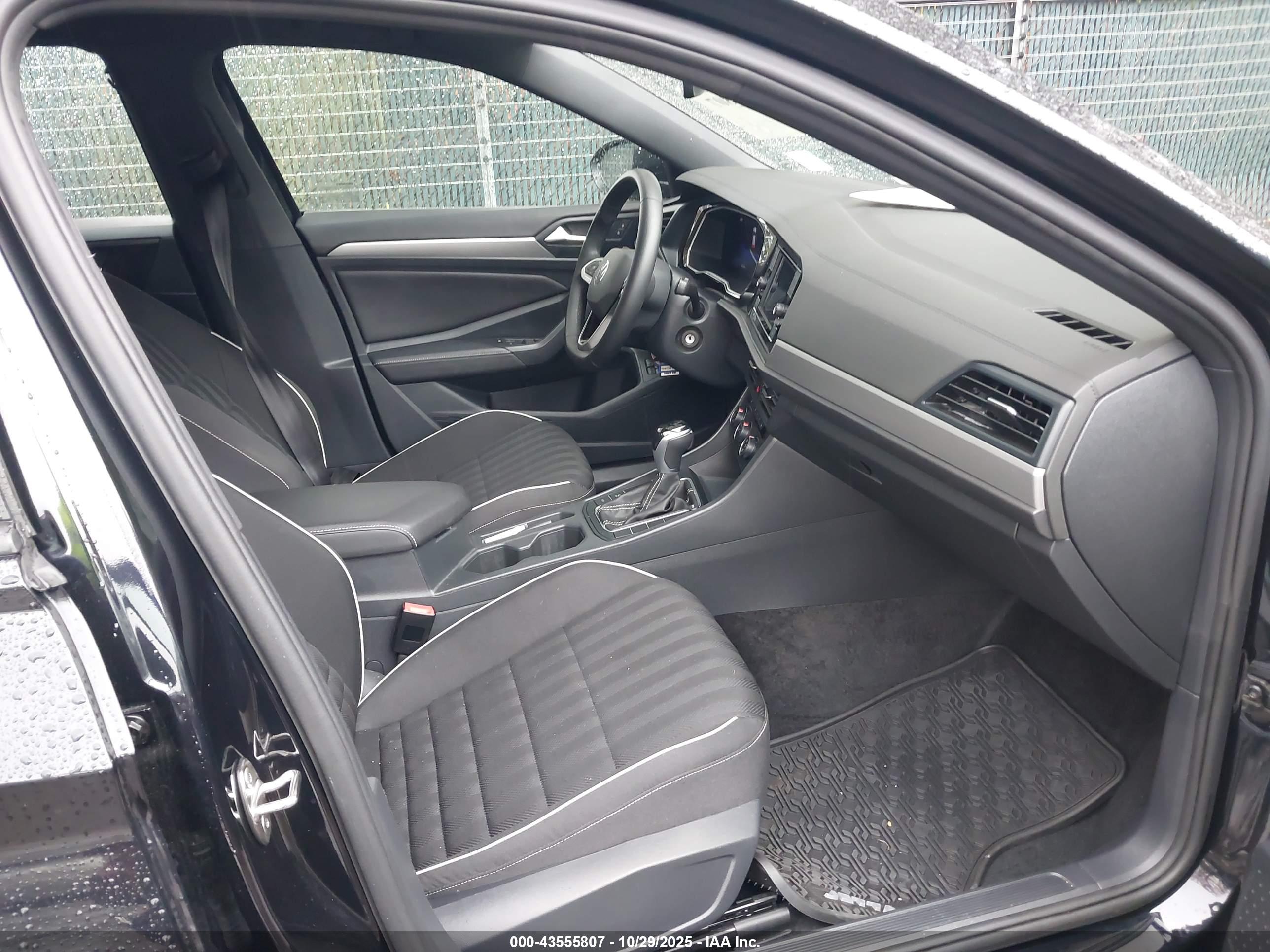 VOLKSWAGEN JETTA image 5