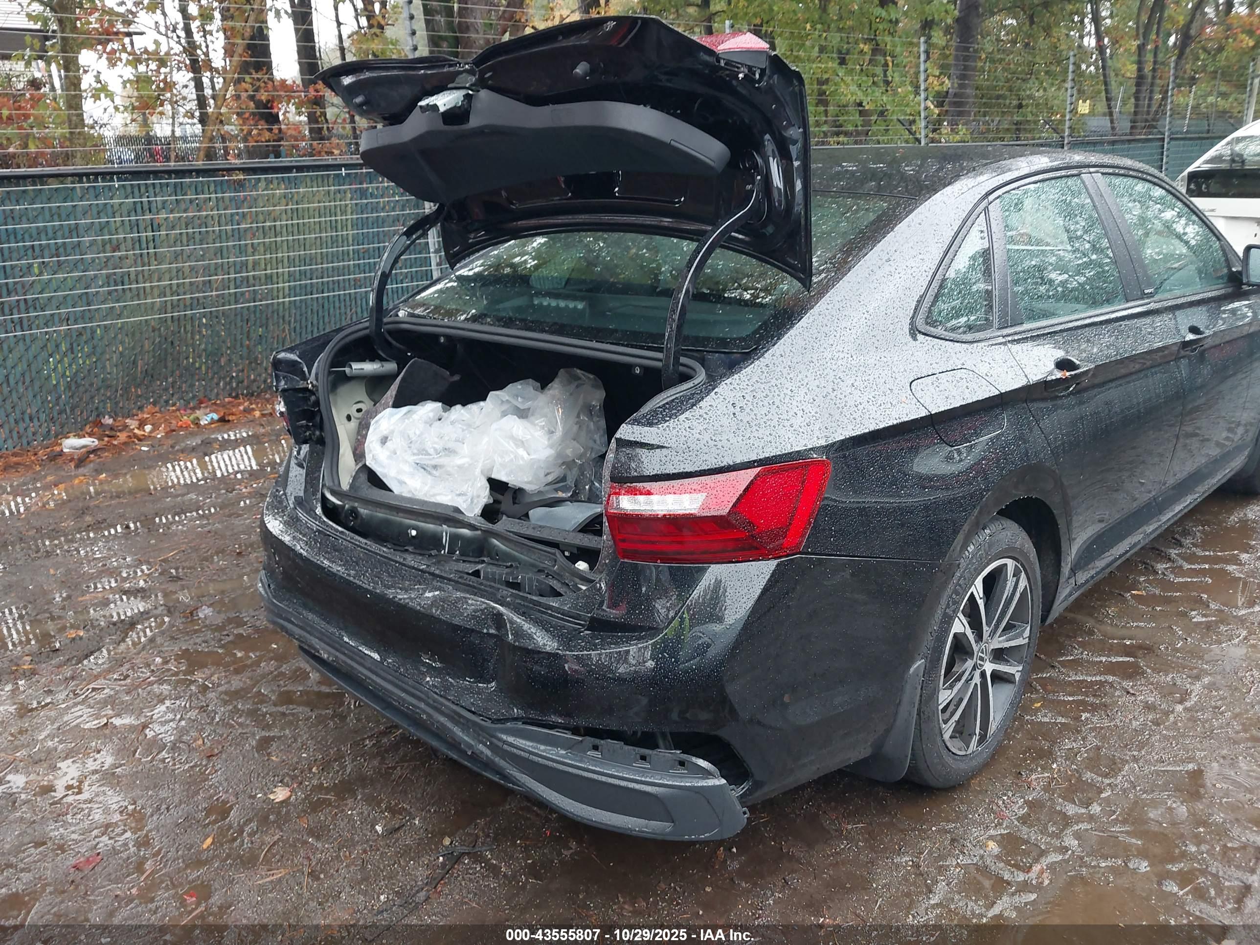 VOLKSWAGEN JETTA image 6