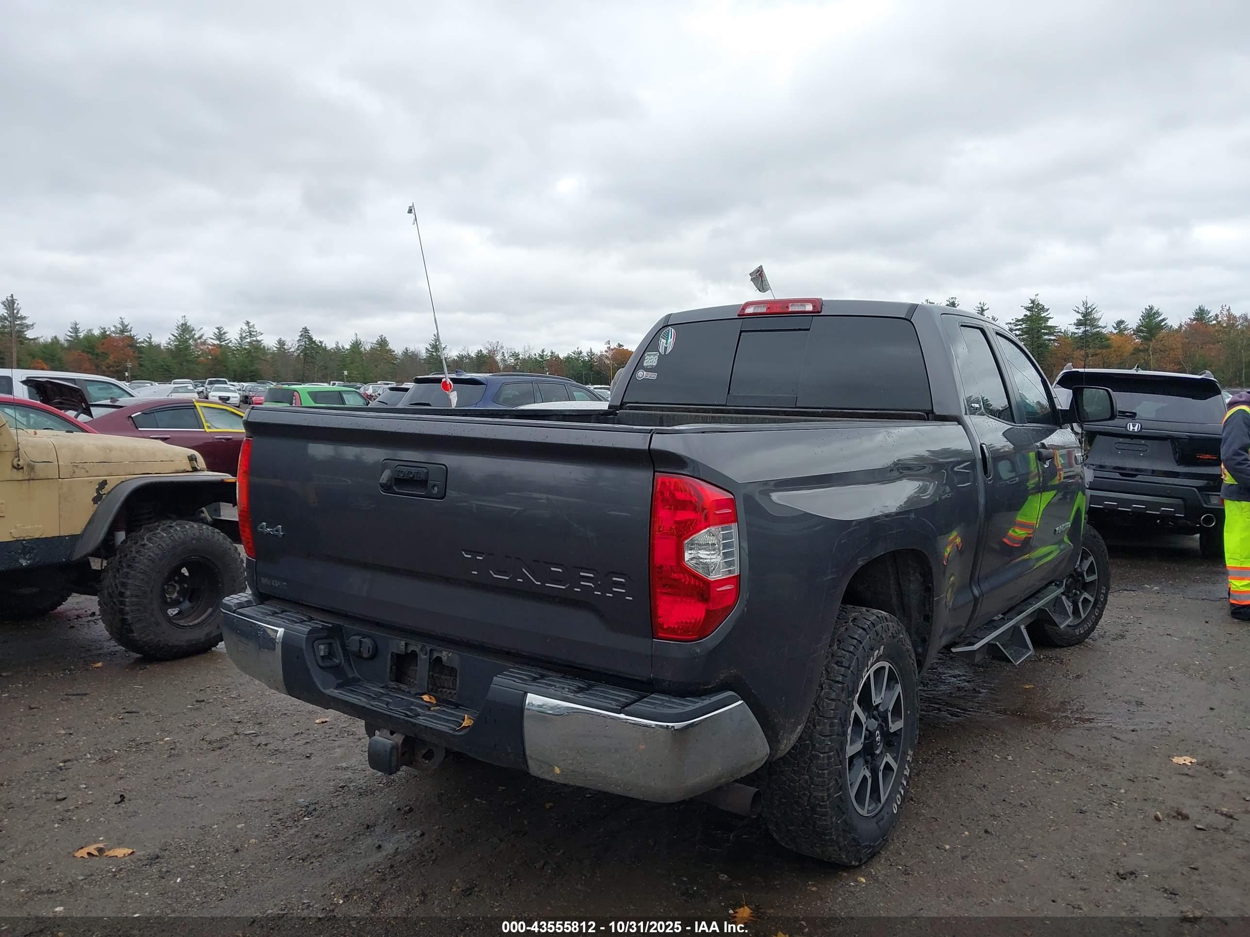TOYOTA TUNDRA image 4