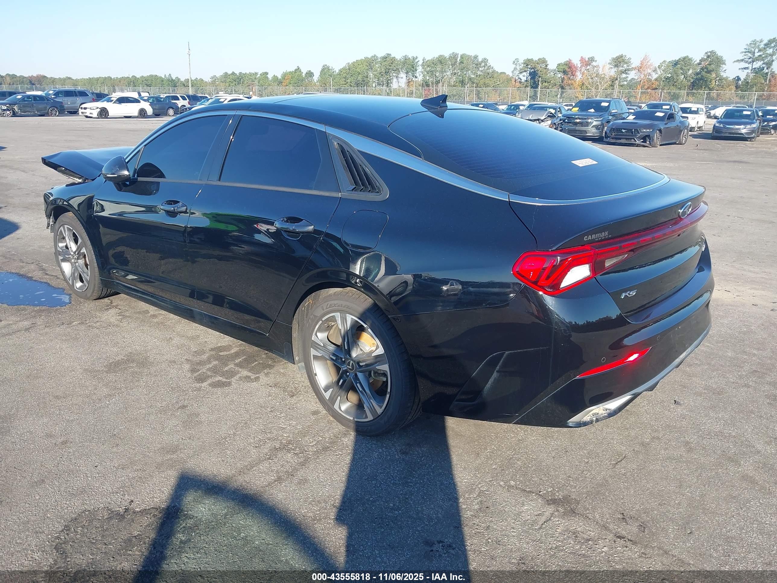 KIA K5 image 3