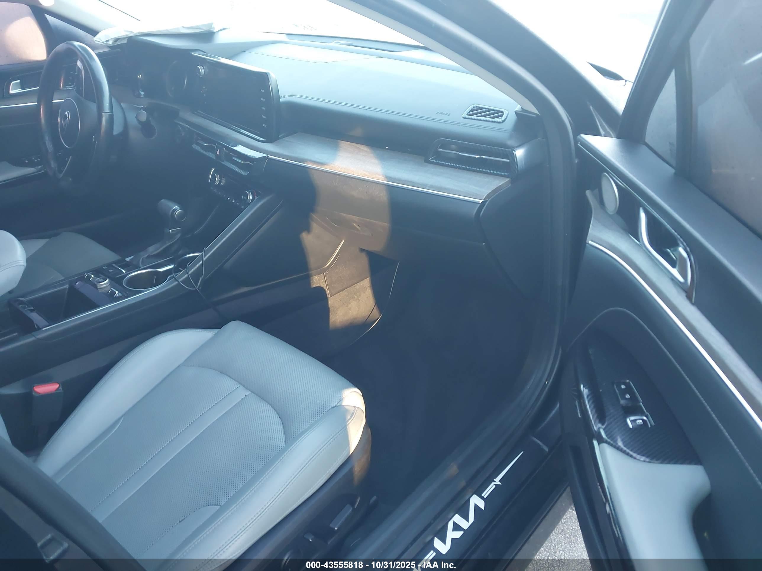 KIA K5 image 5