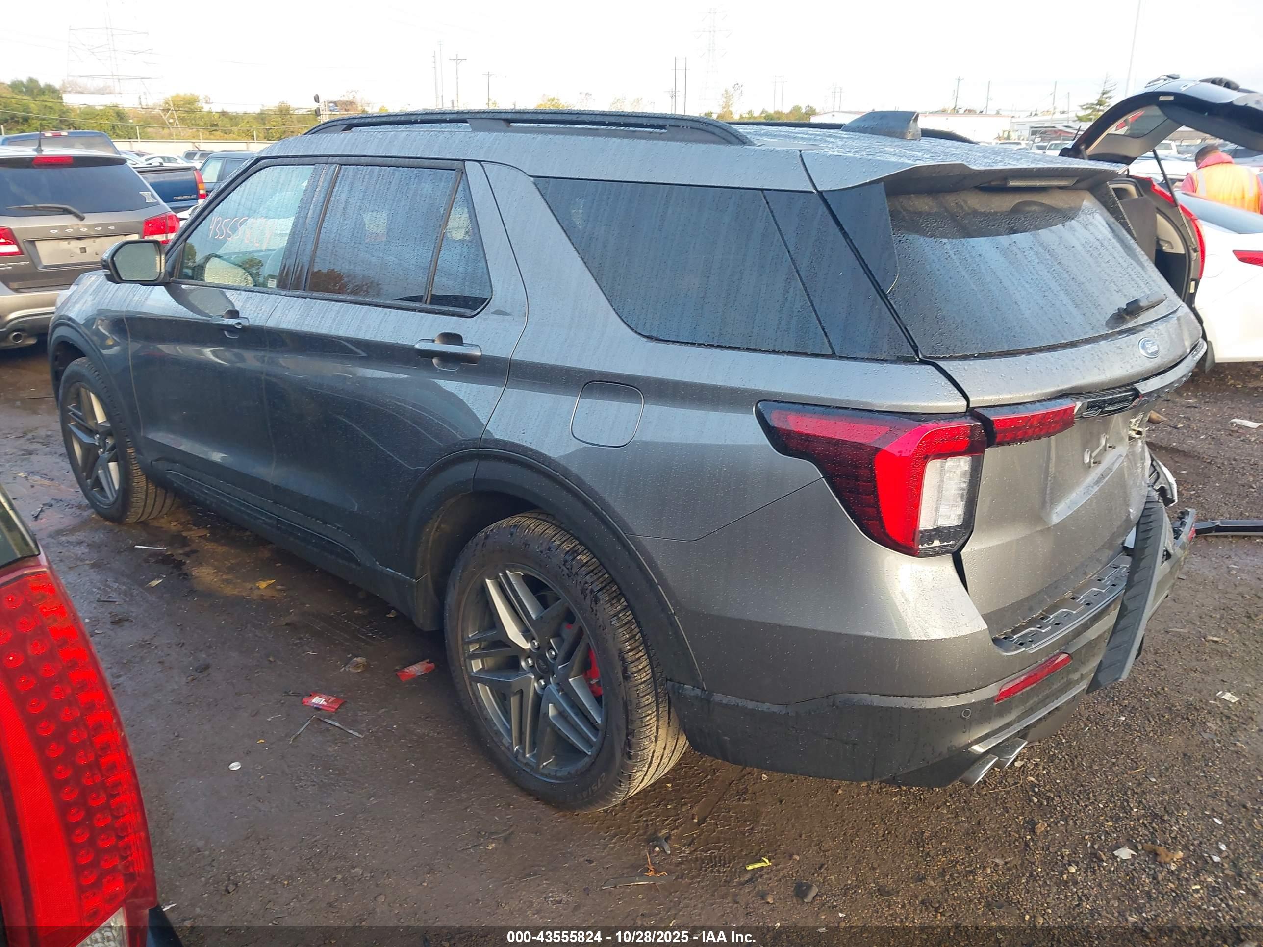 FORD EXPLORER image 3