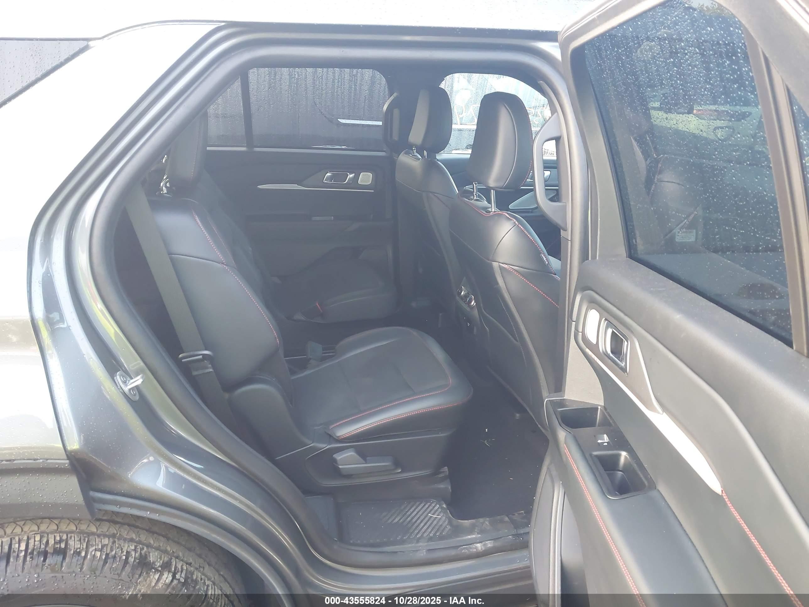 FORD EXPLORER image 8