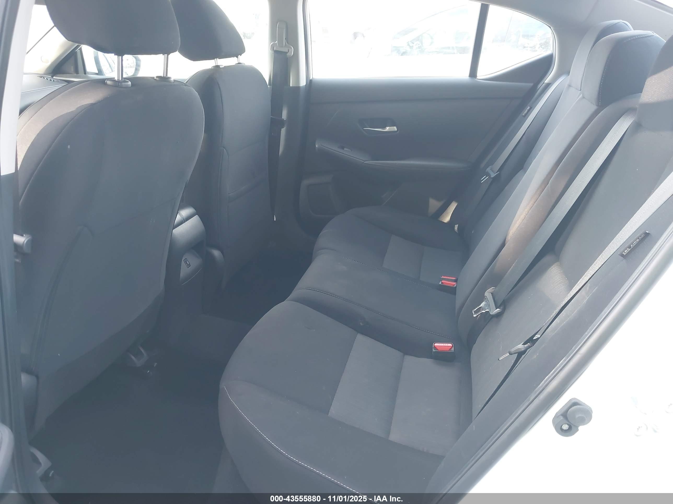 NISSAN SENTRA image 8