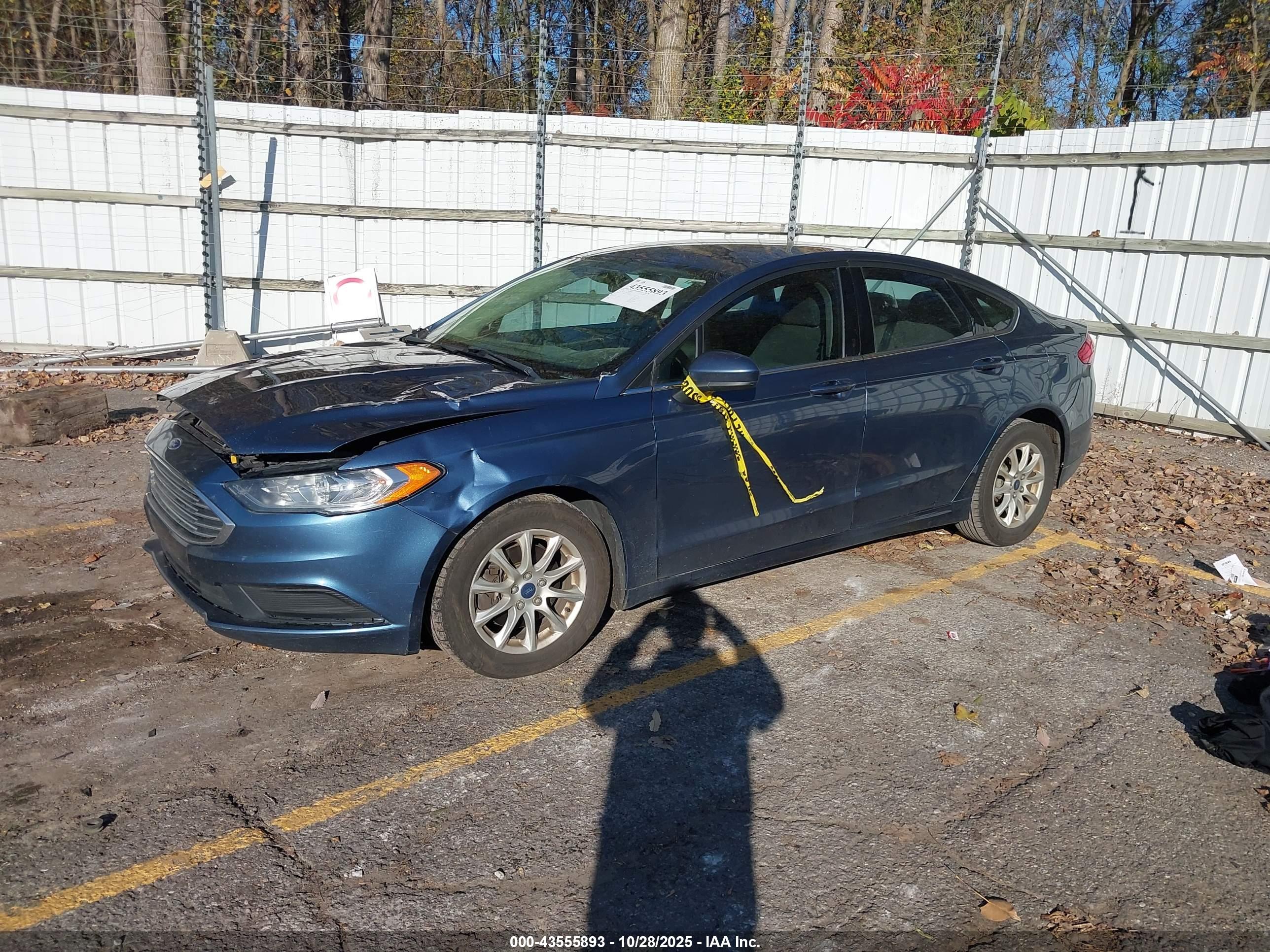 FORD FUSION image 2