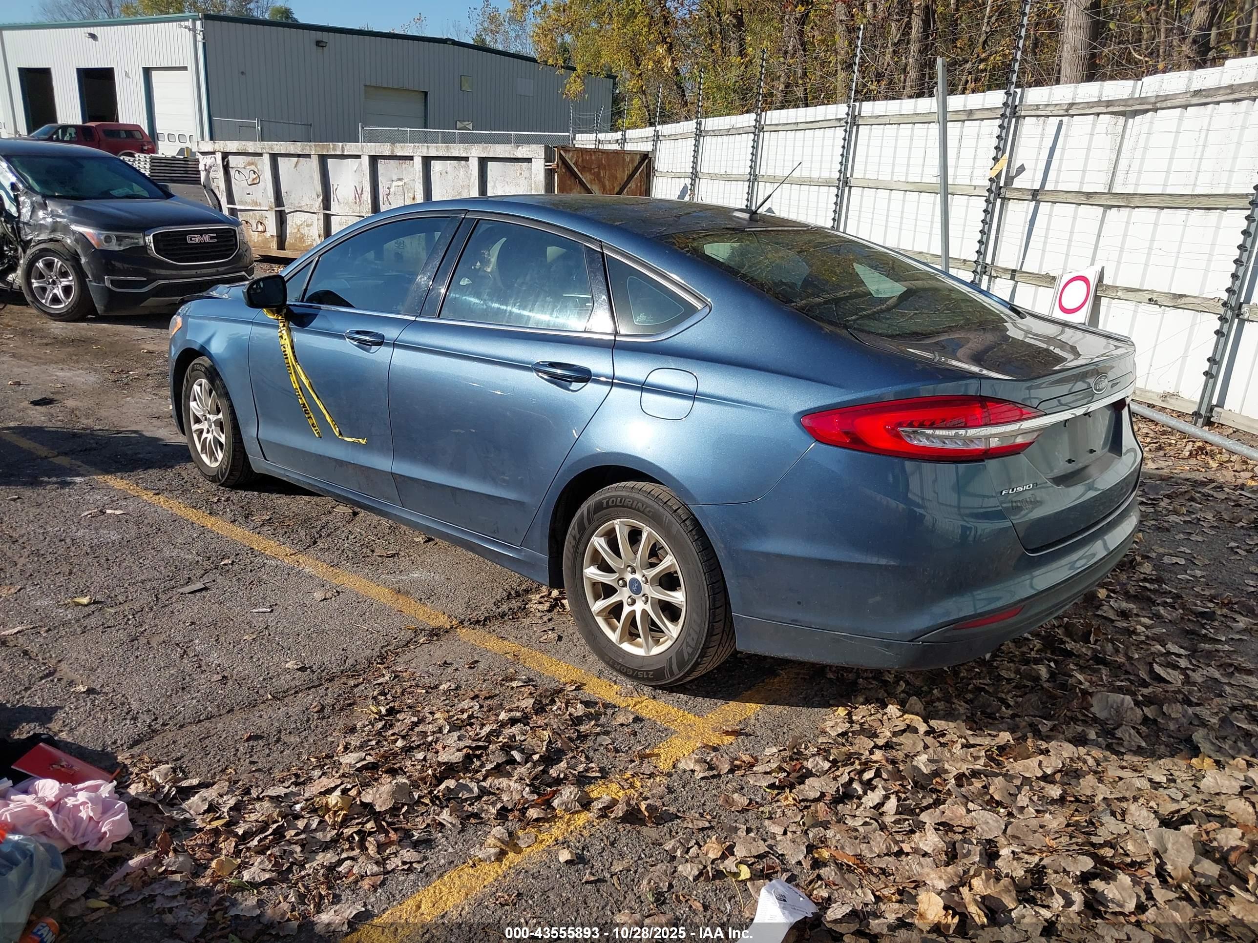 FORD FUSION image 3