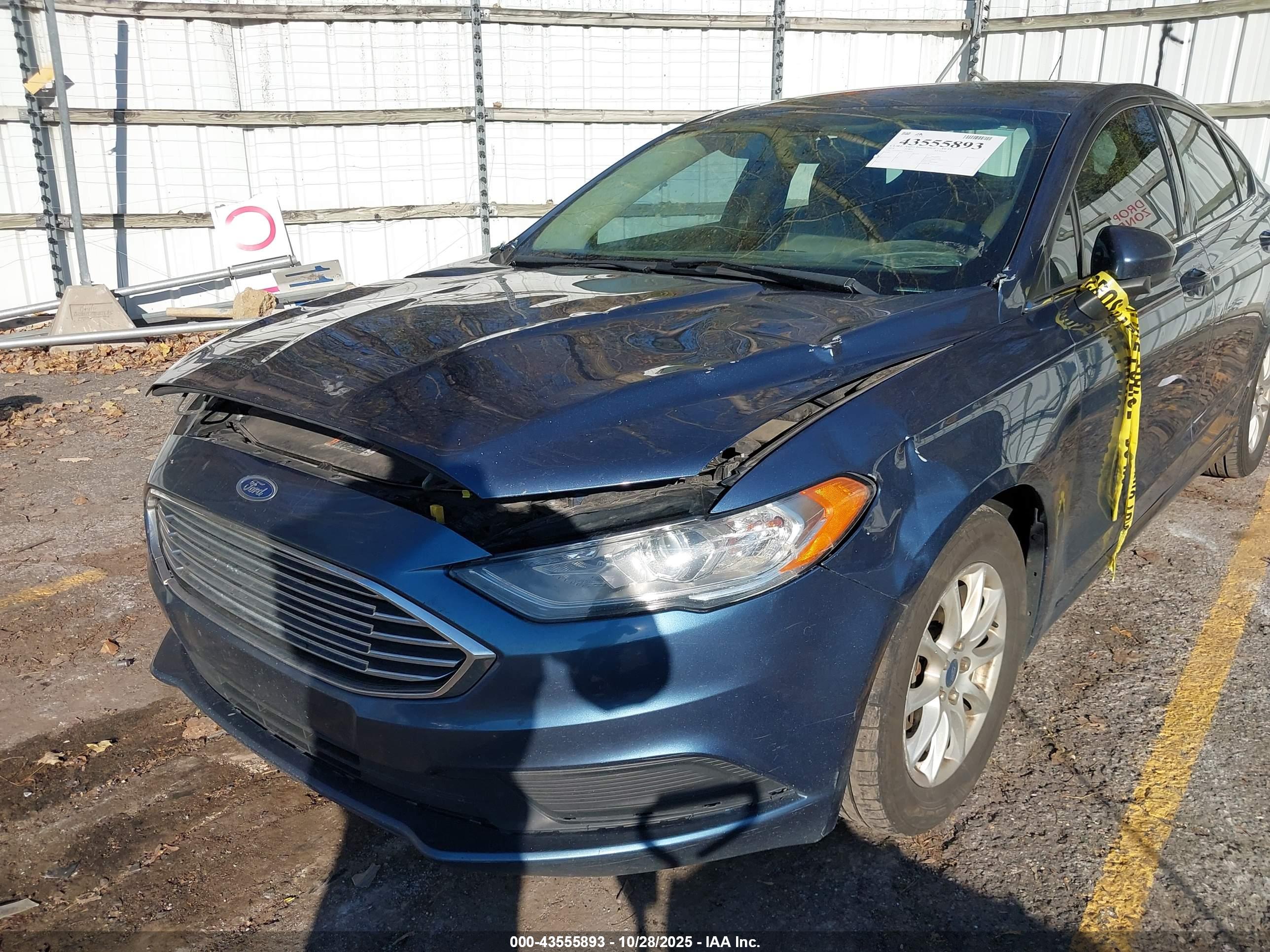 FORD FUSION image 6