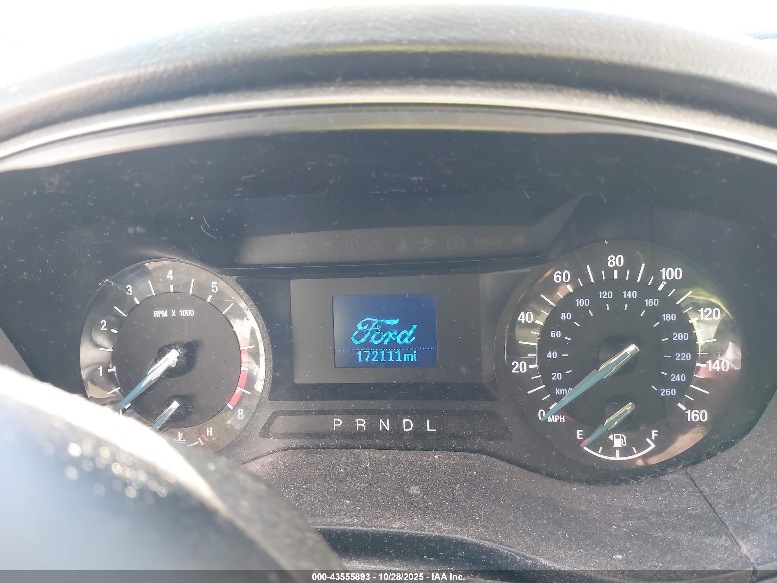 FORD FUSION image 7