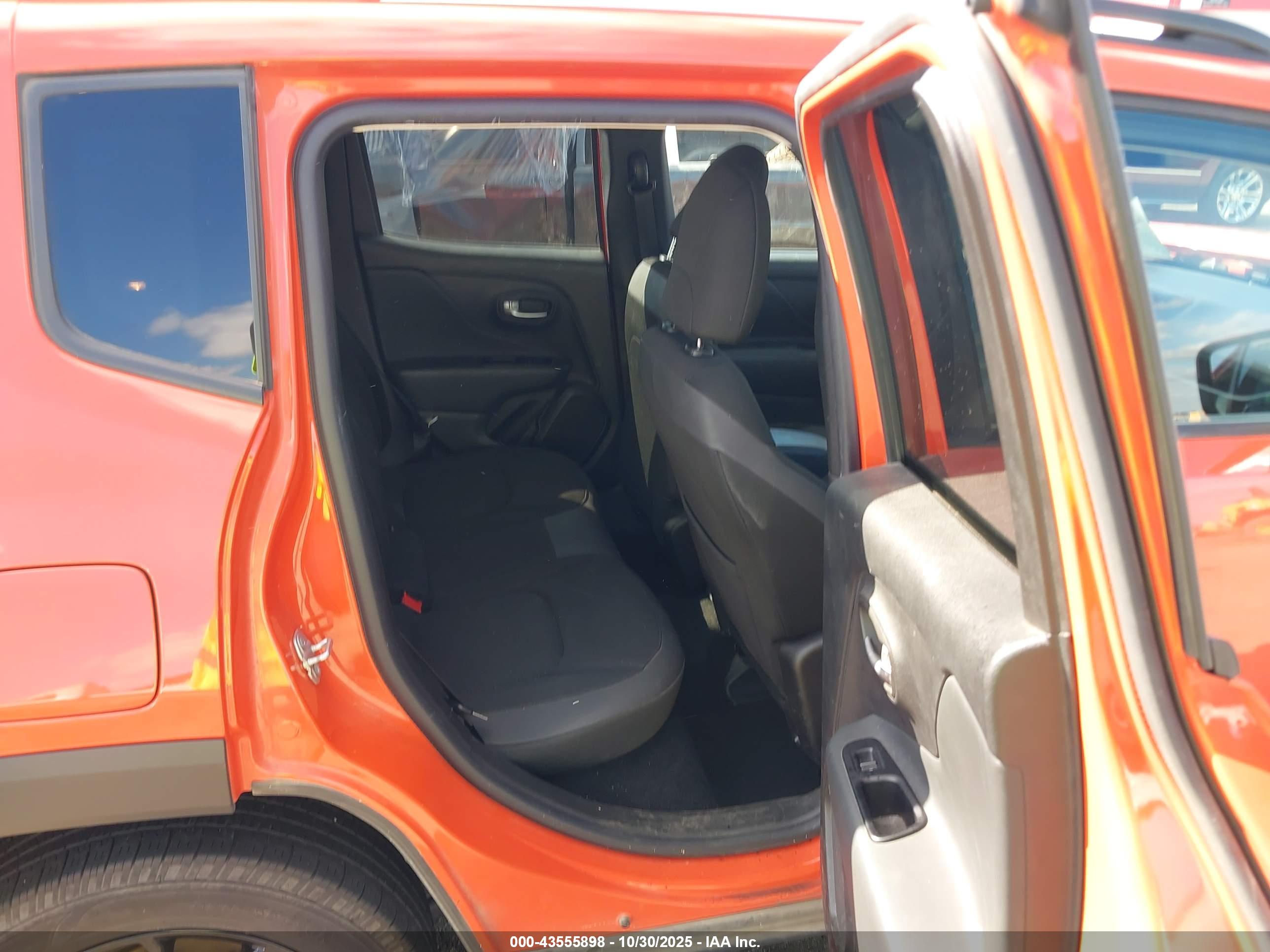 JEEP RENEGADE image 8