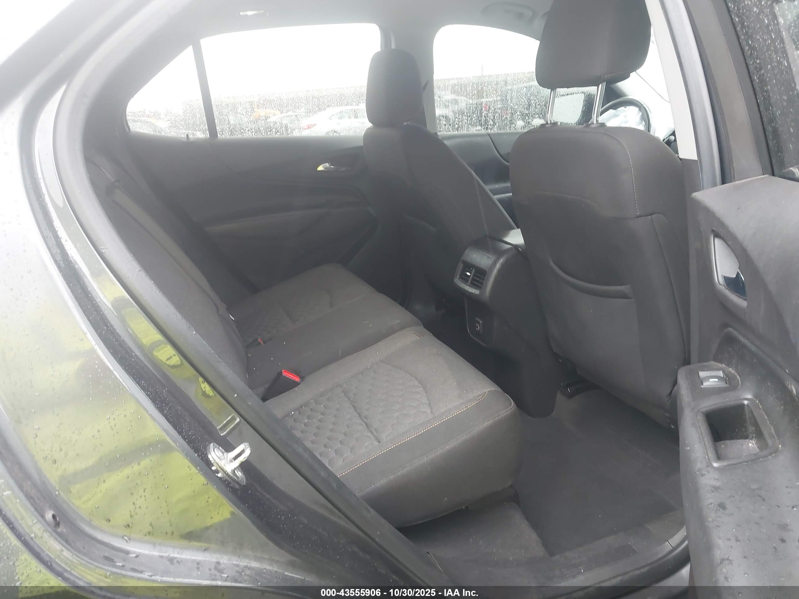 CHEVROLET EQUINOX image 8