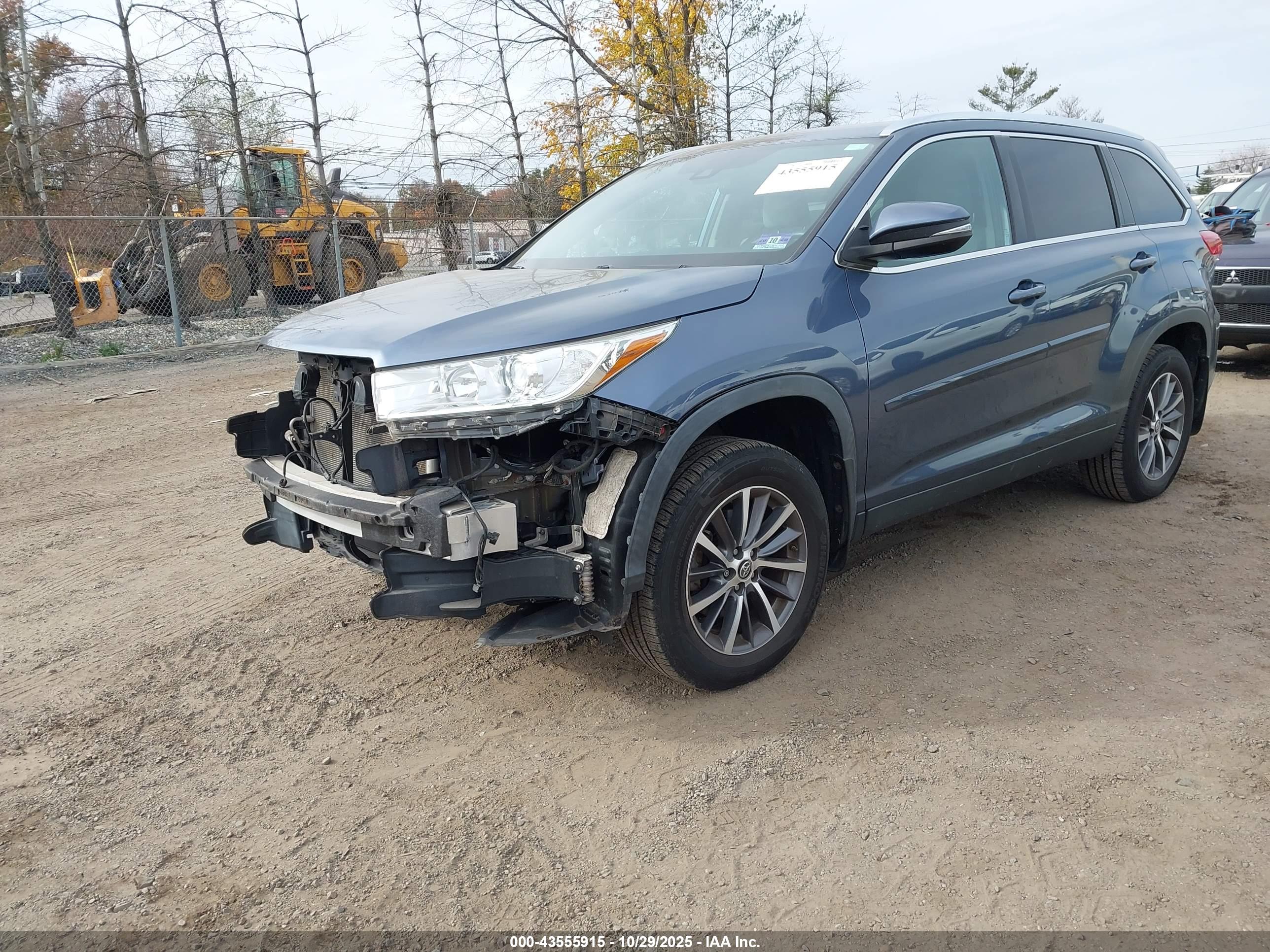 TOYOTA HIGHLANDER image 2