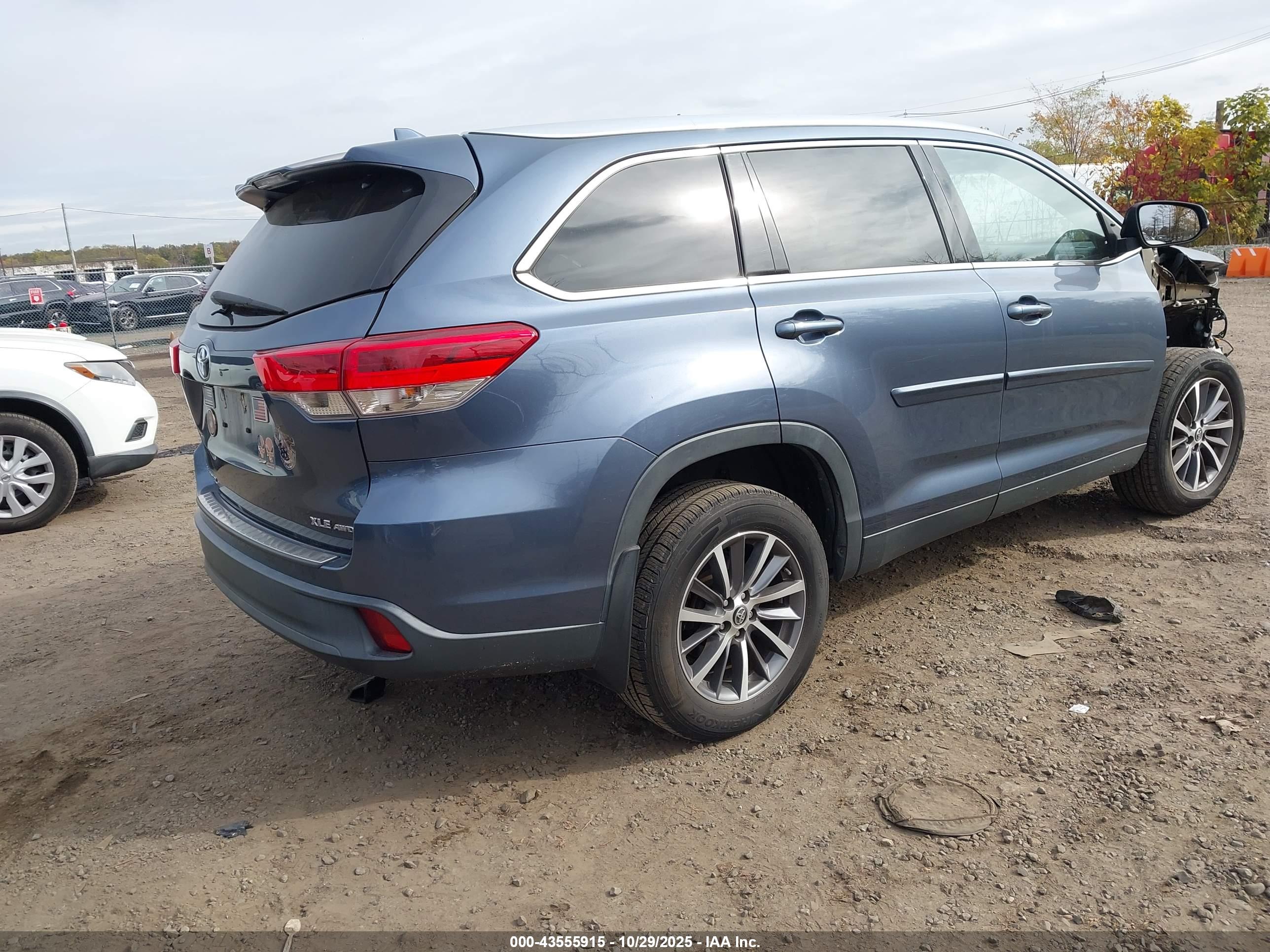 TOYOTA HIGHLANDER image 4