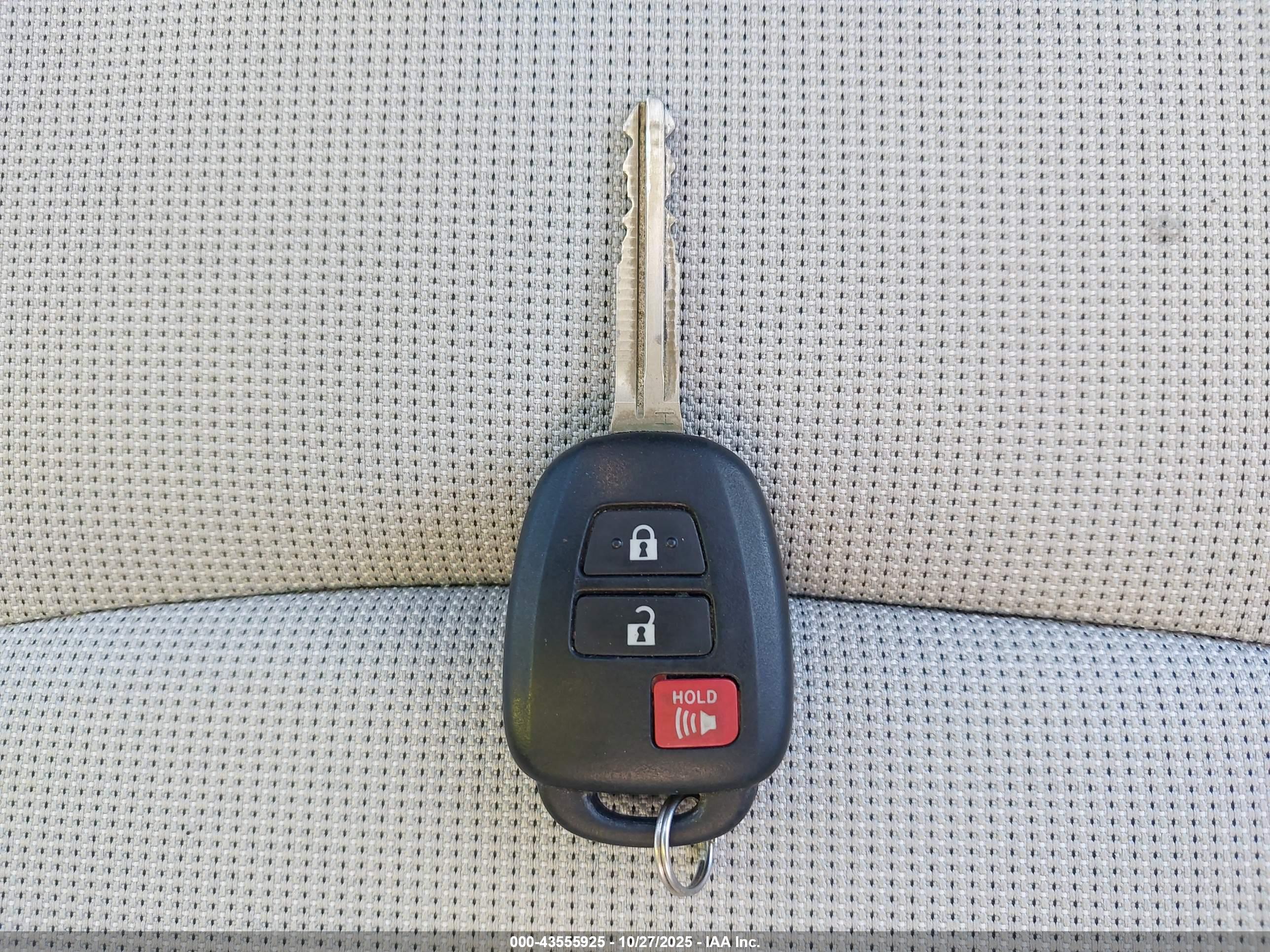 TOYOTA COROLLA image 11