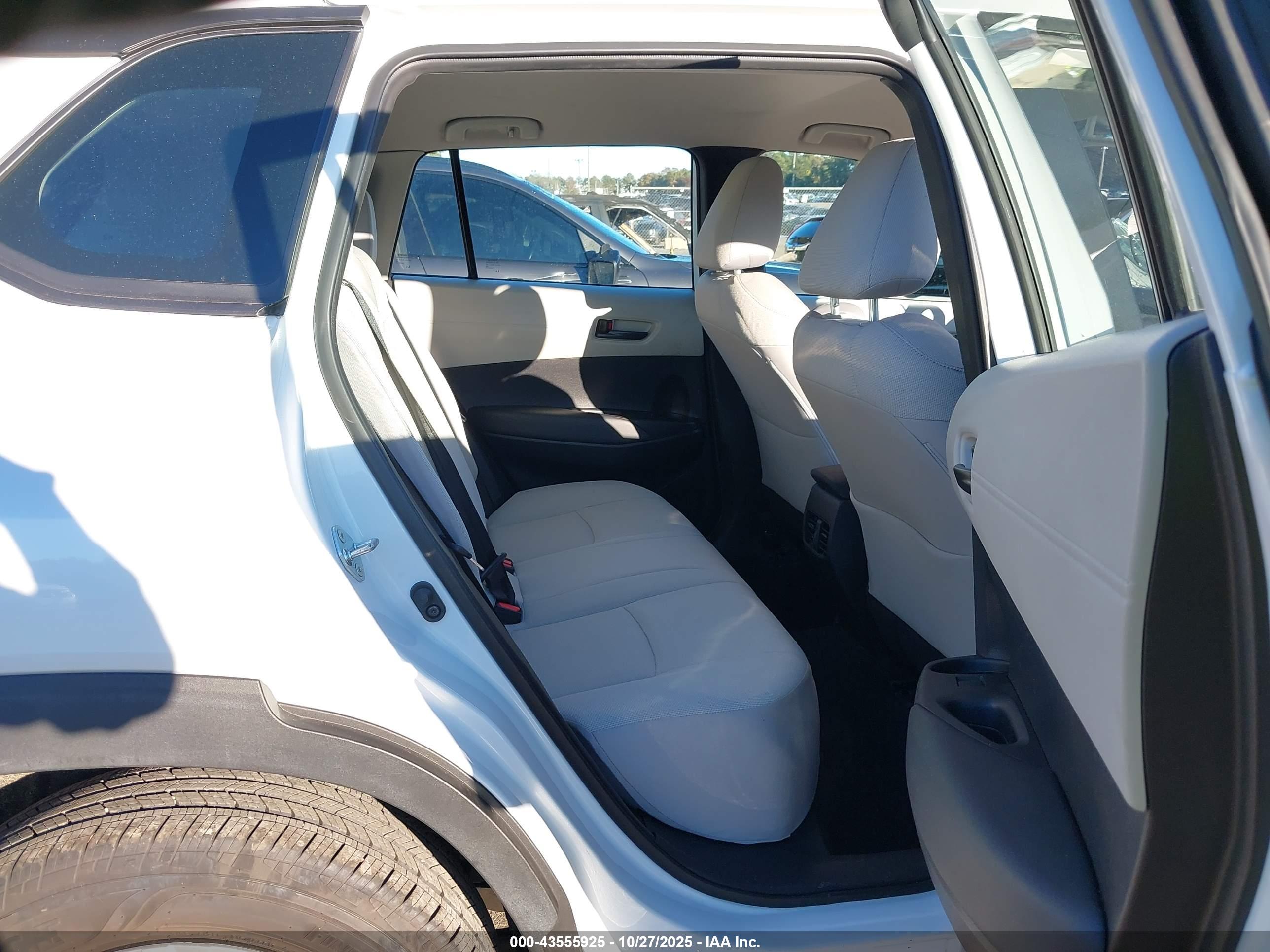 TOYOTA COROLLA image 8