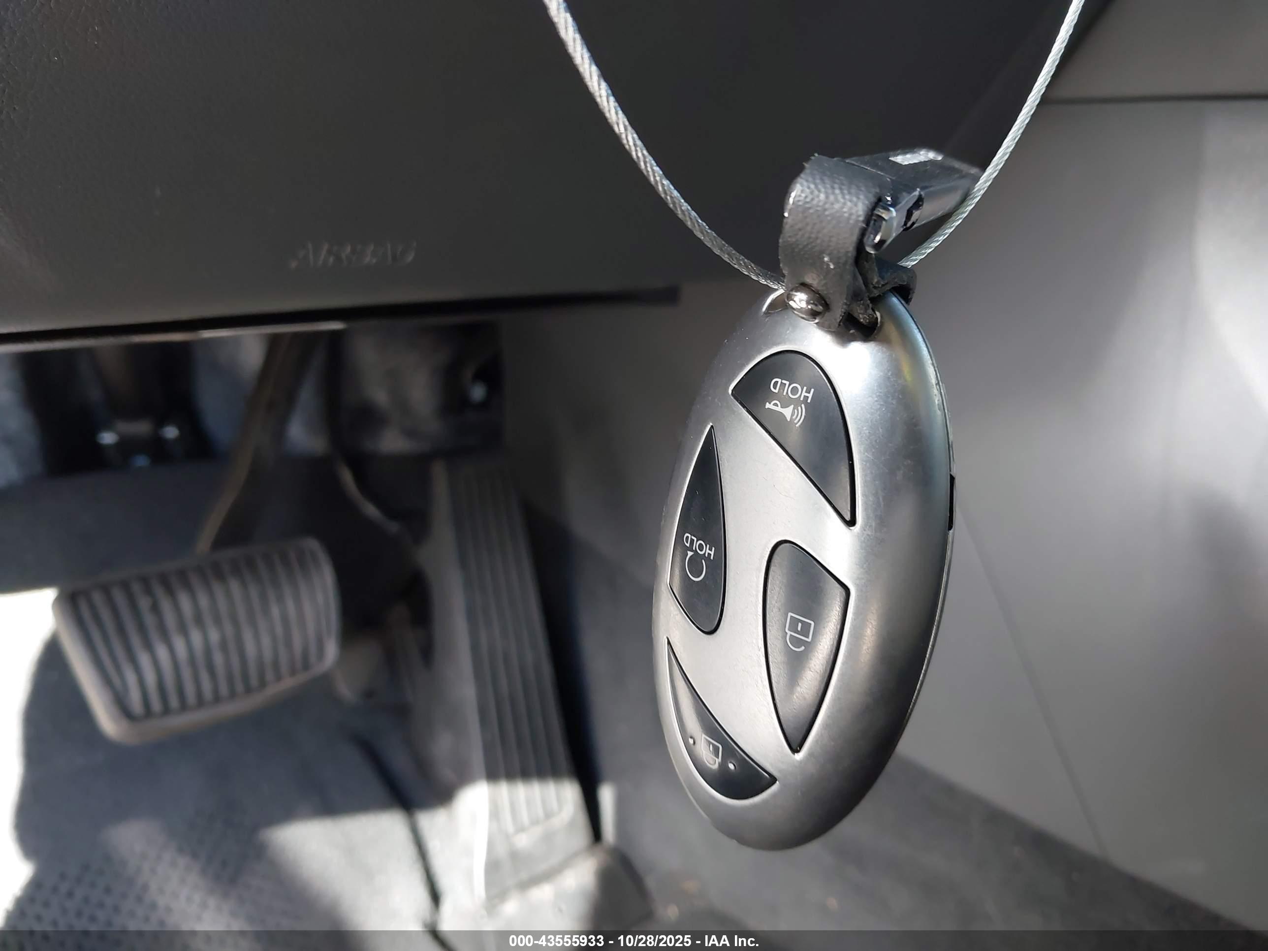 HYUNDAI SANTA image 11