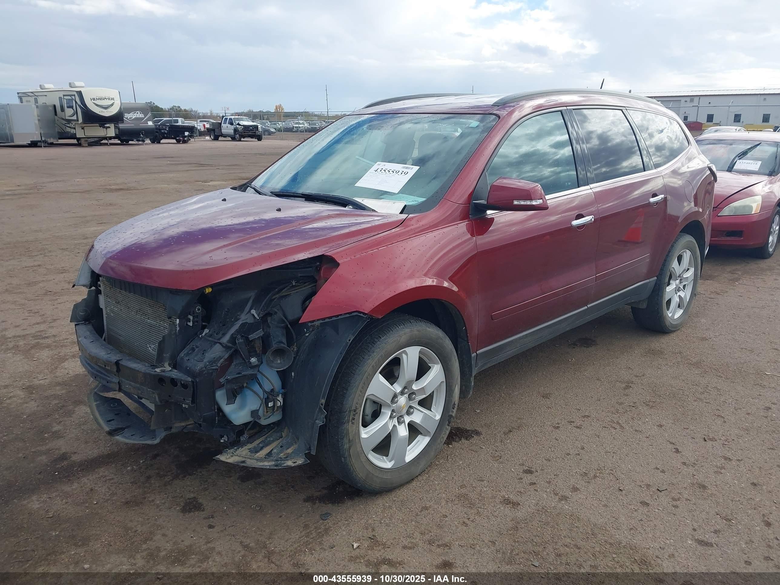 CHEVROLET TRAVERSE image 2