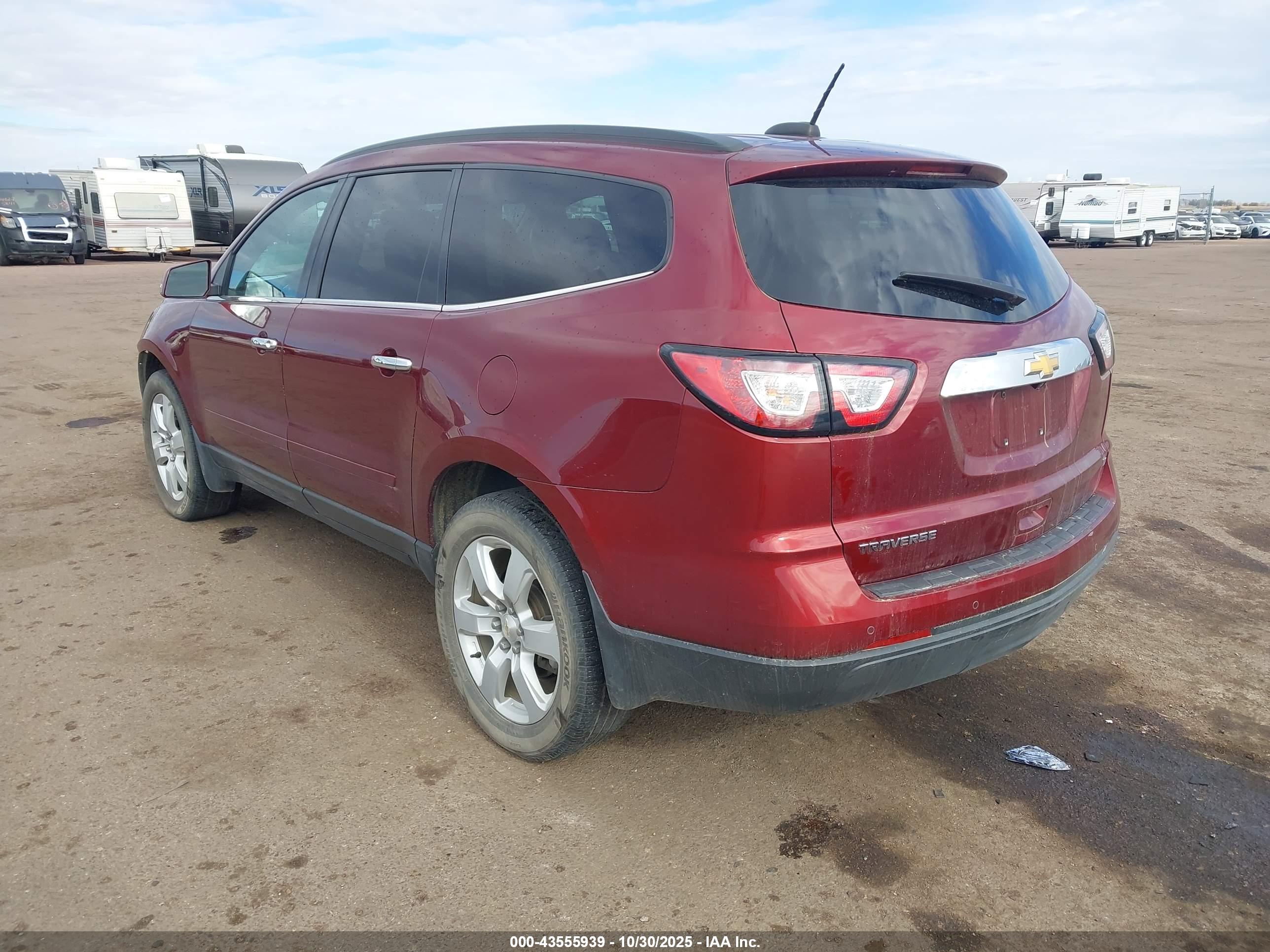 CHEVROLET TRAVERSE image 3