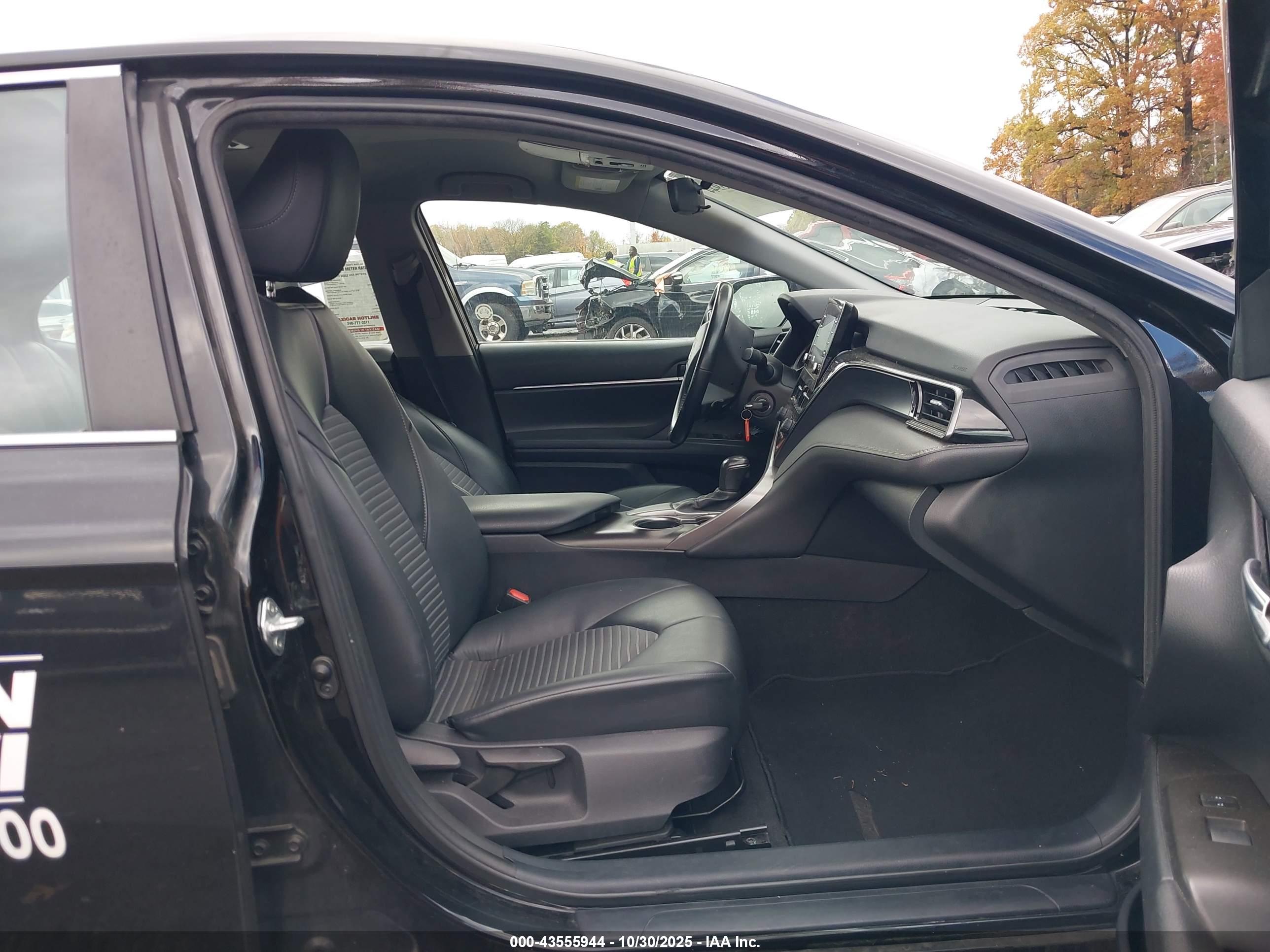 TOYOTA CAMRY image 5