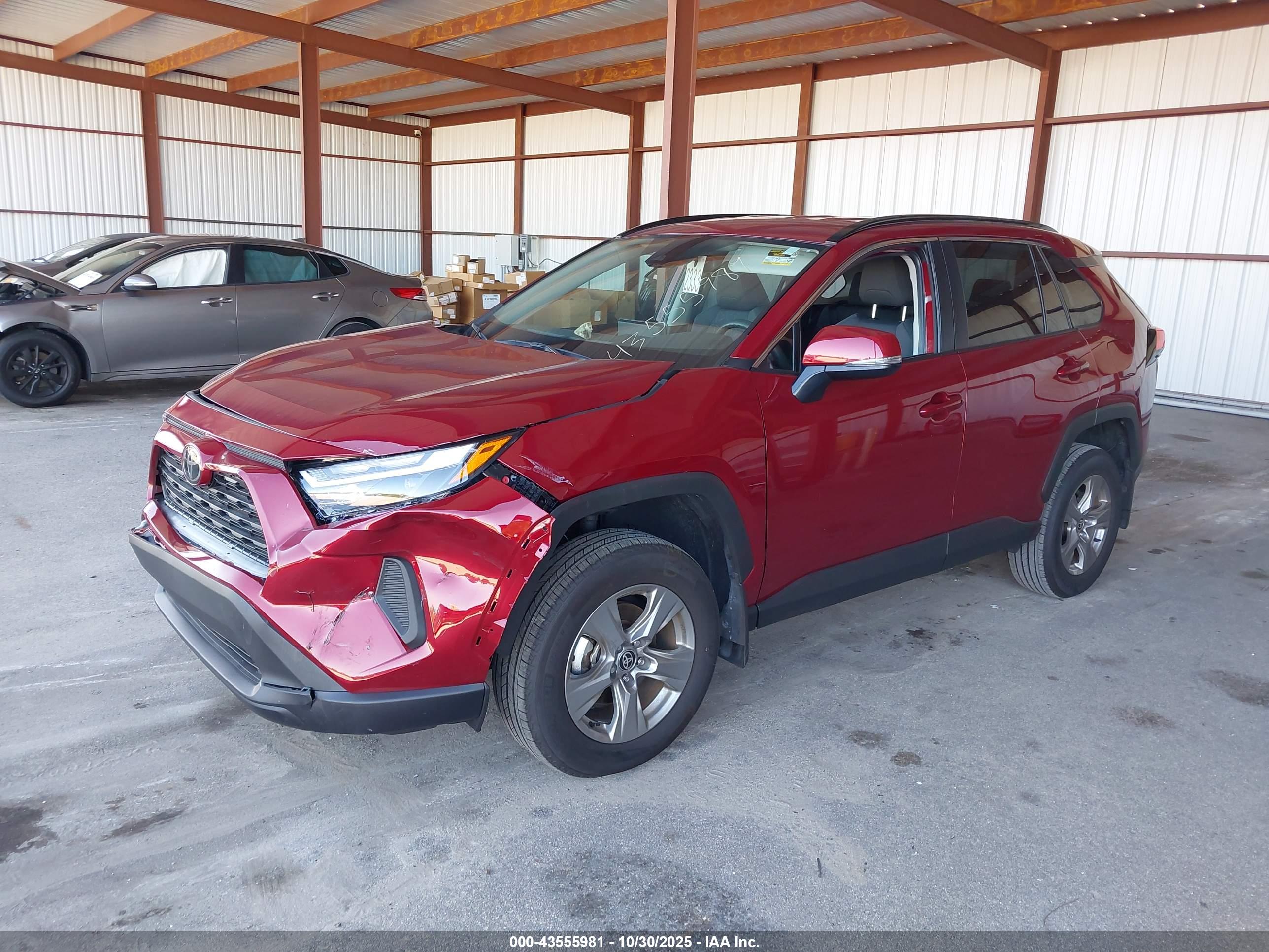 TOYOTA RAV4 image 2