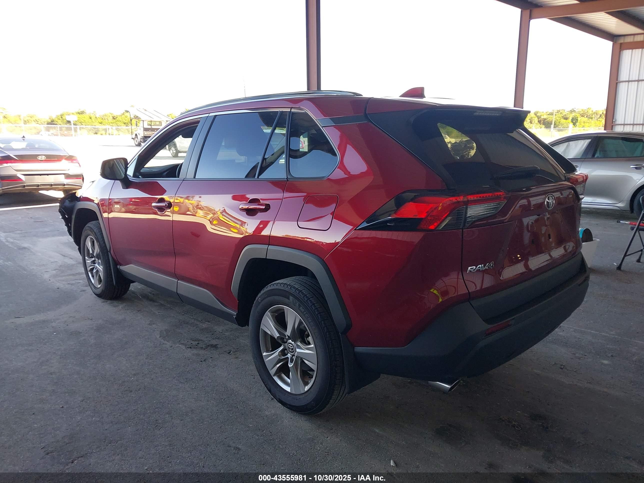 TOYOTA RAV4 image 3