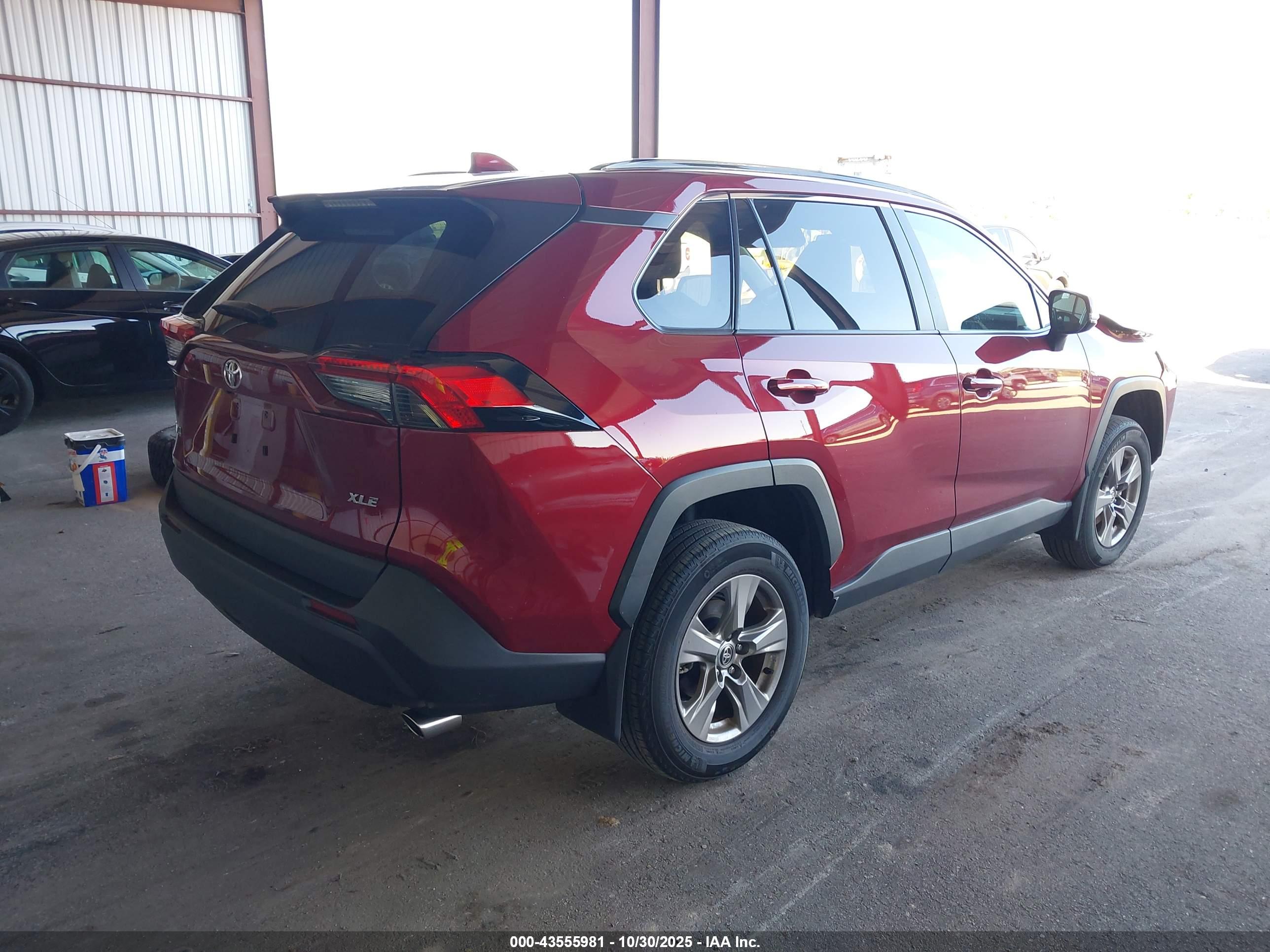 TOYOTA RAV4 image 4