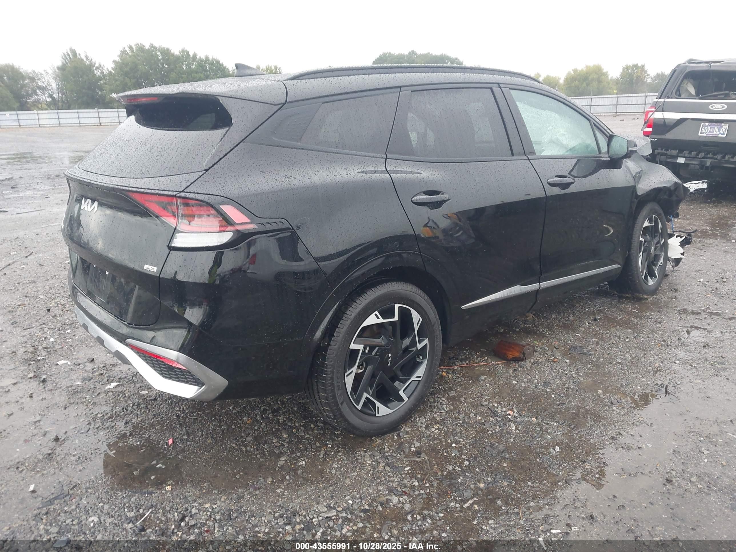 KIA SPORTAGE image 4