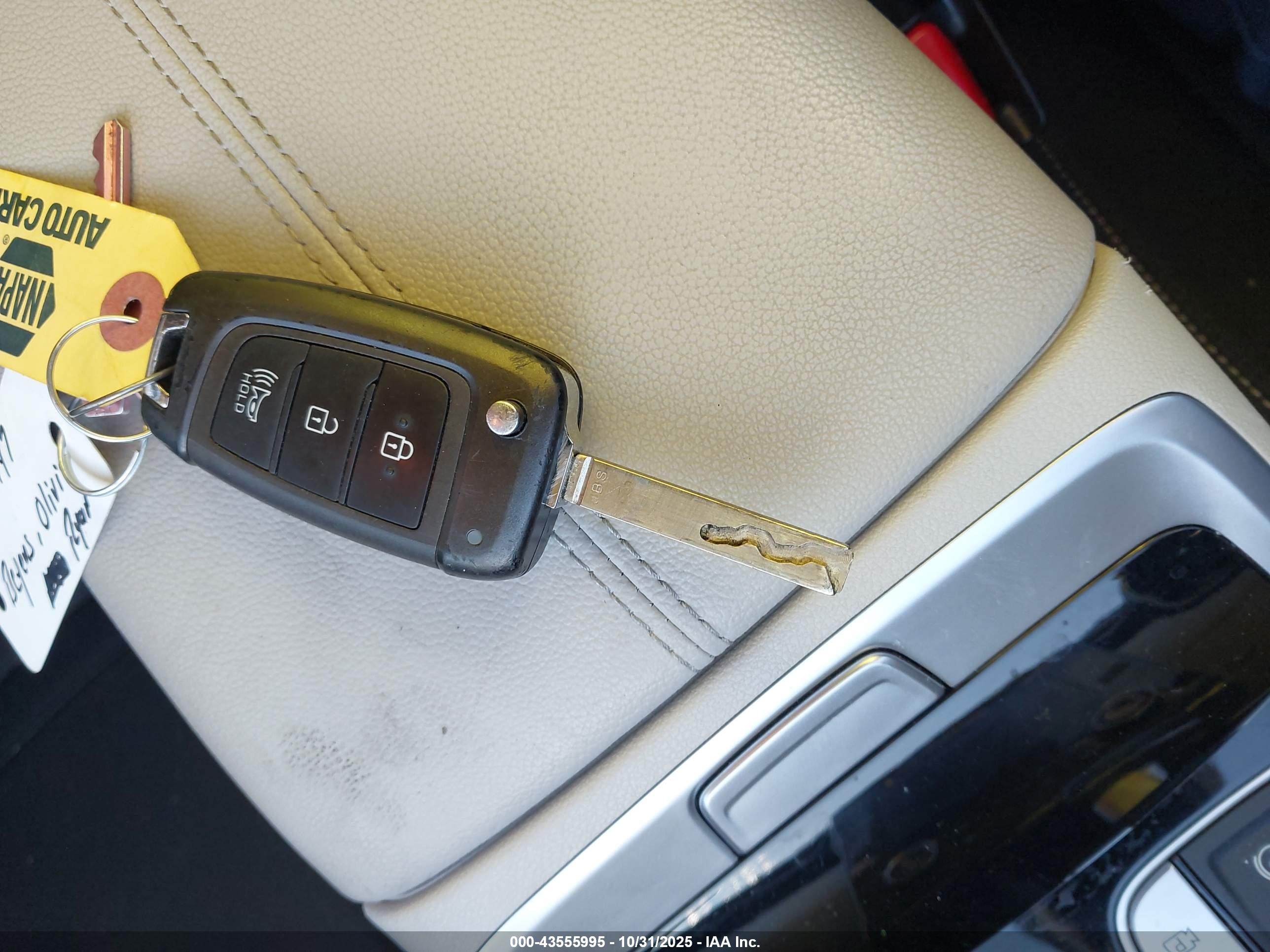 HYUNDAI TUCSON image 11