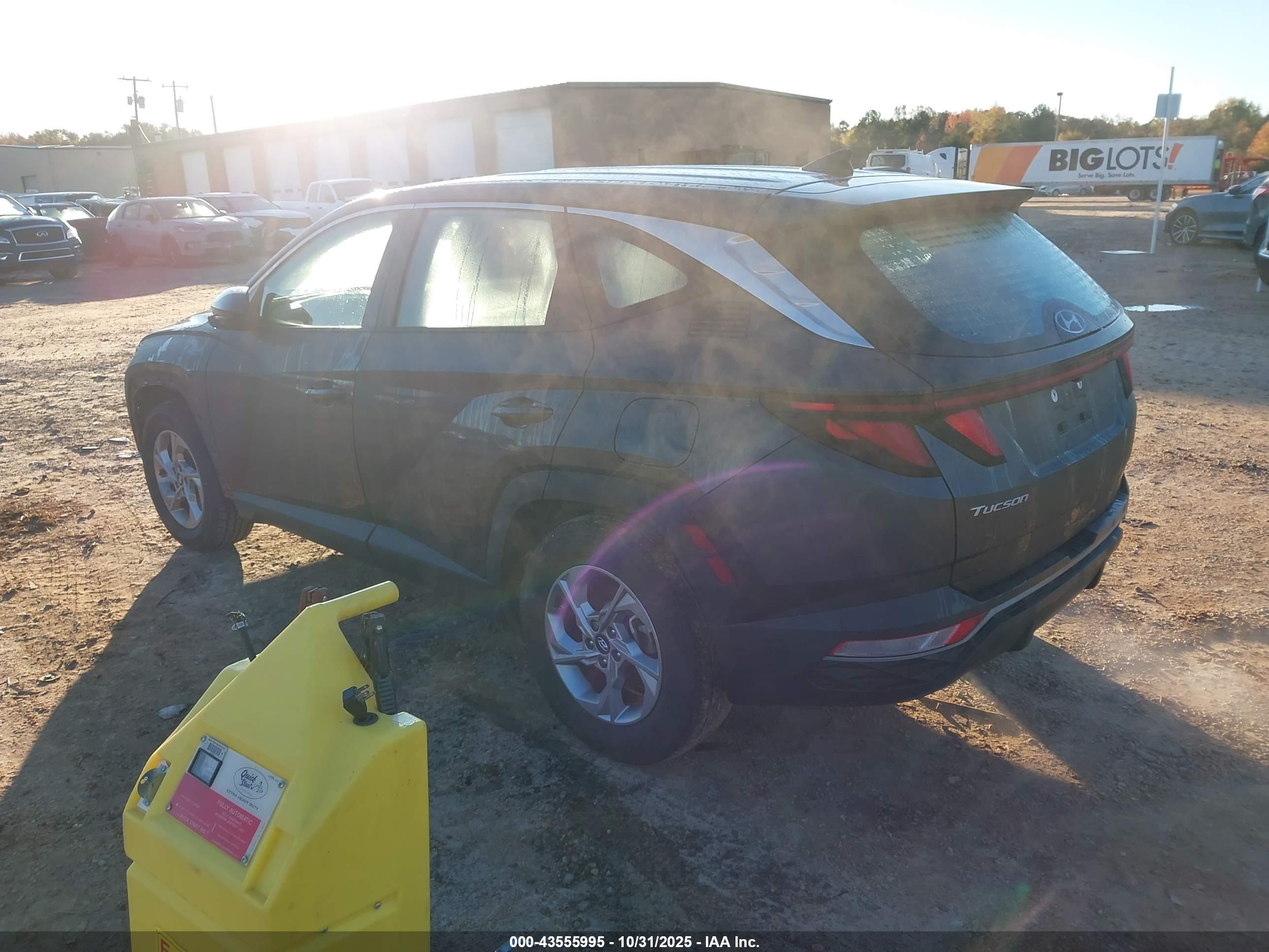HYUNDAI TUCSON image 3