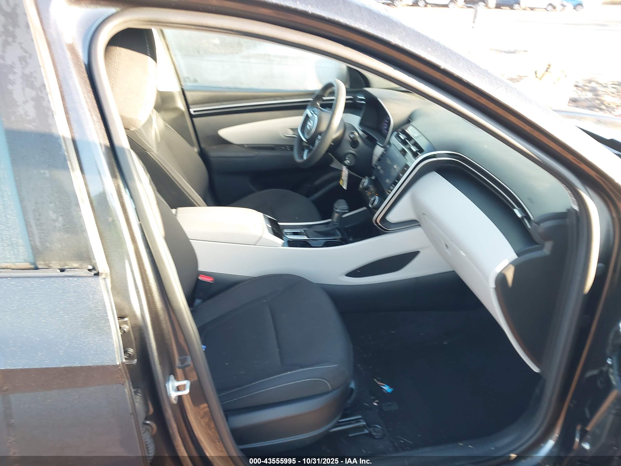 HYUNDAI TUCSON image 5
