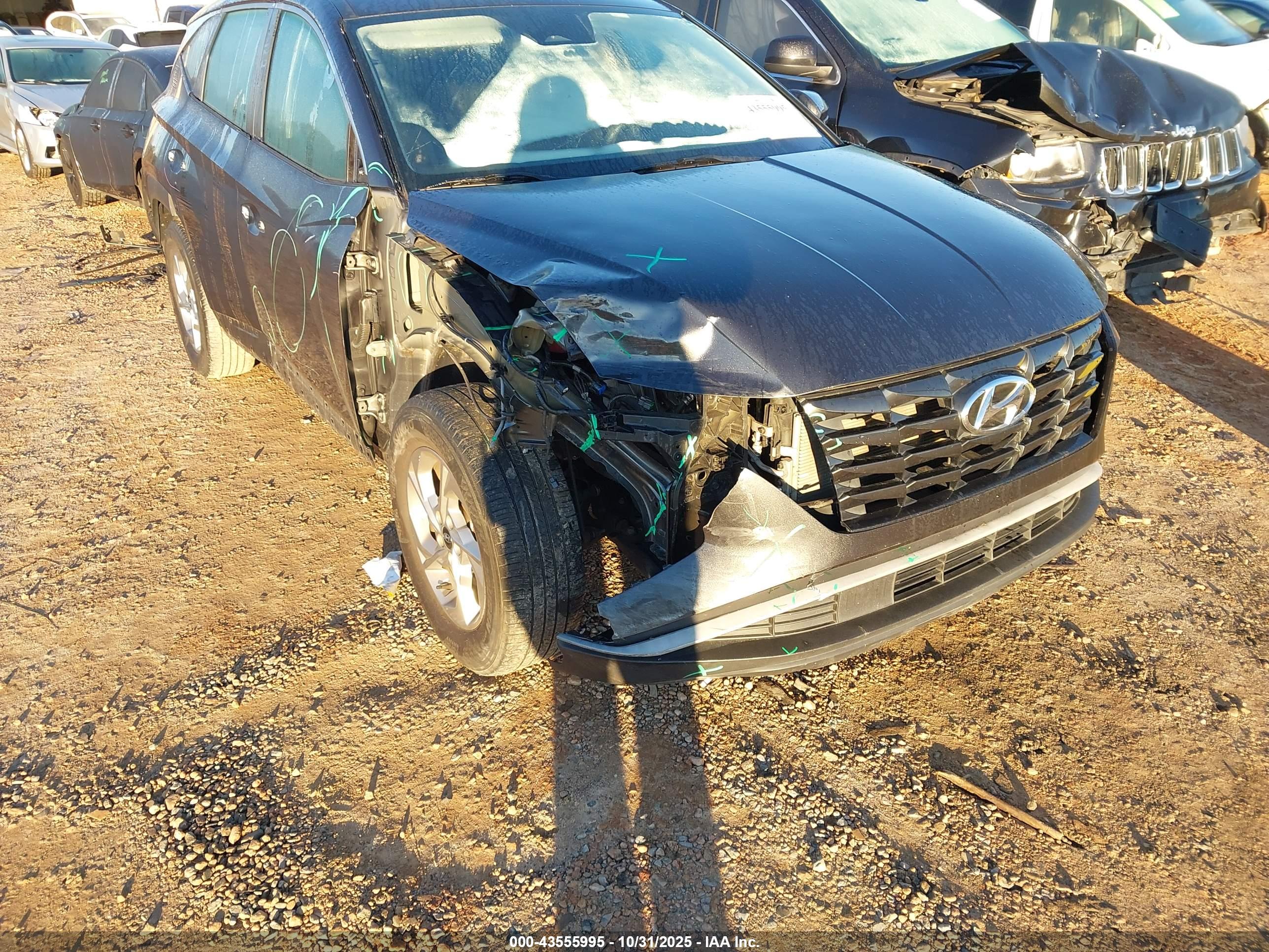 HYUNDAI TUCSON image 6