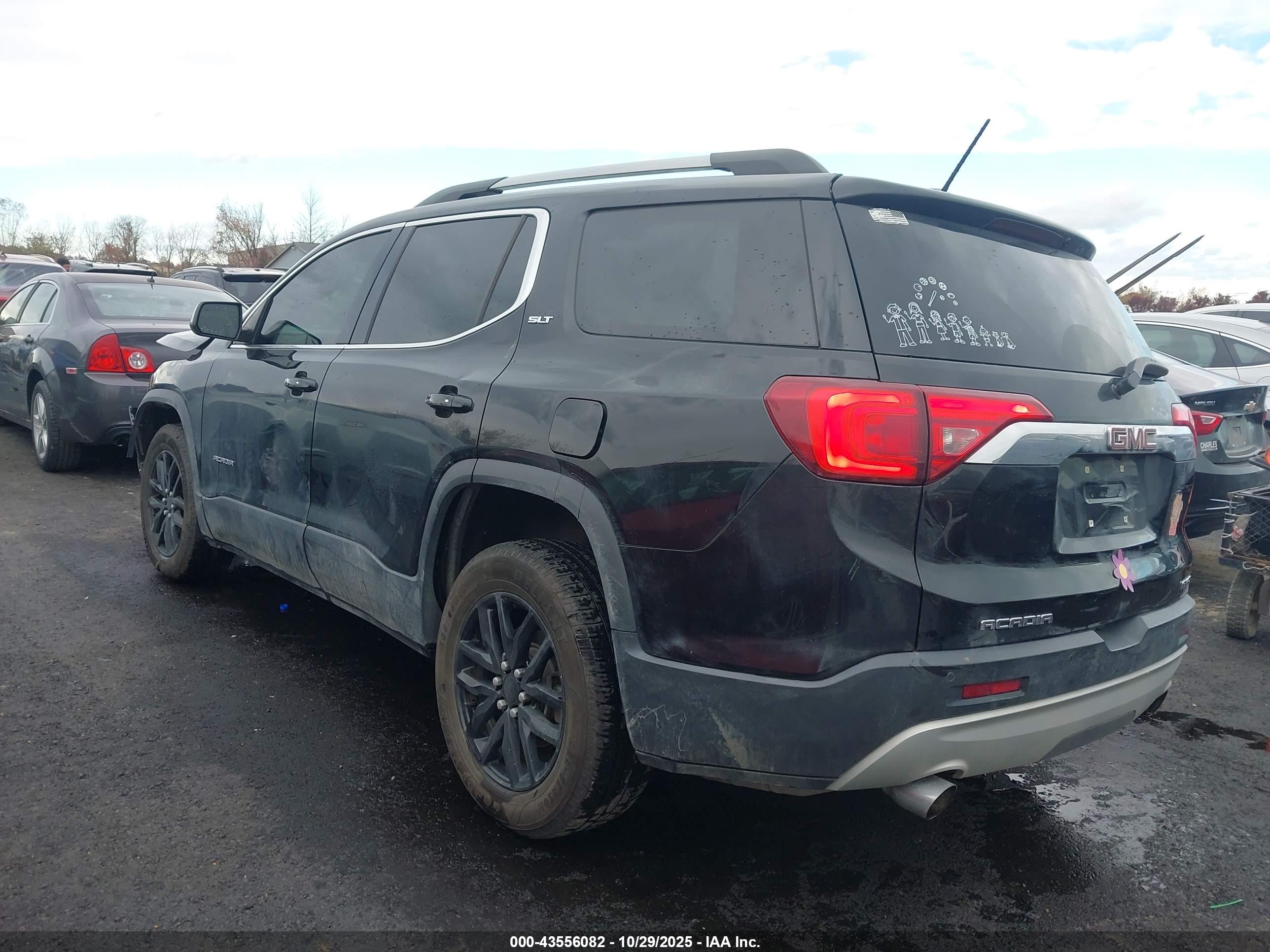 GMC ACADIA image 3