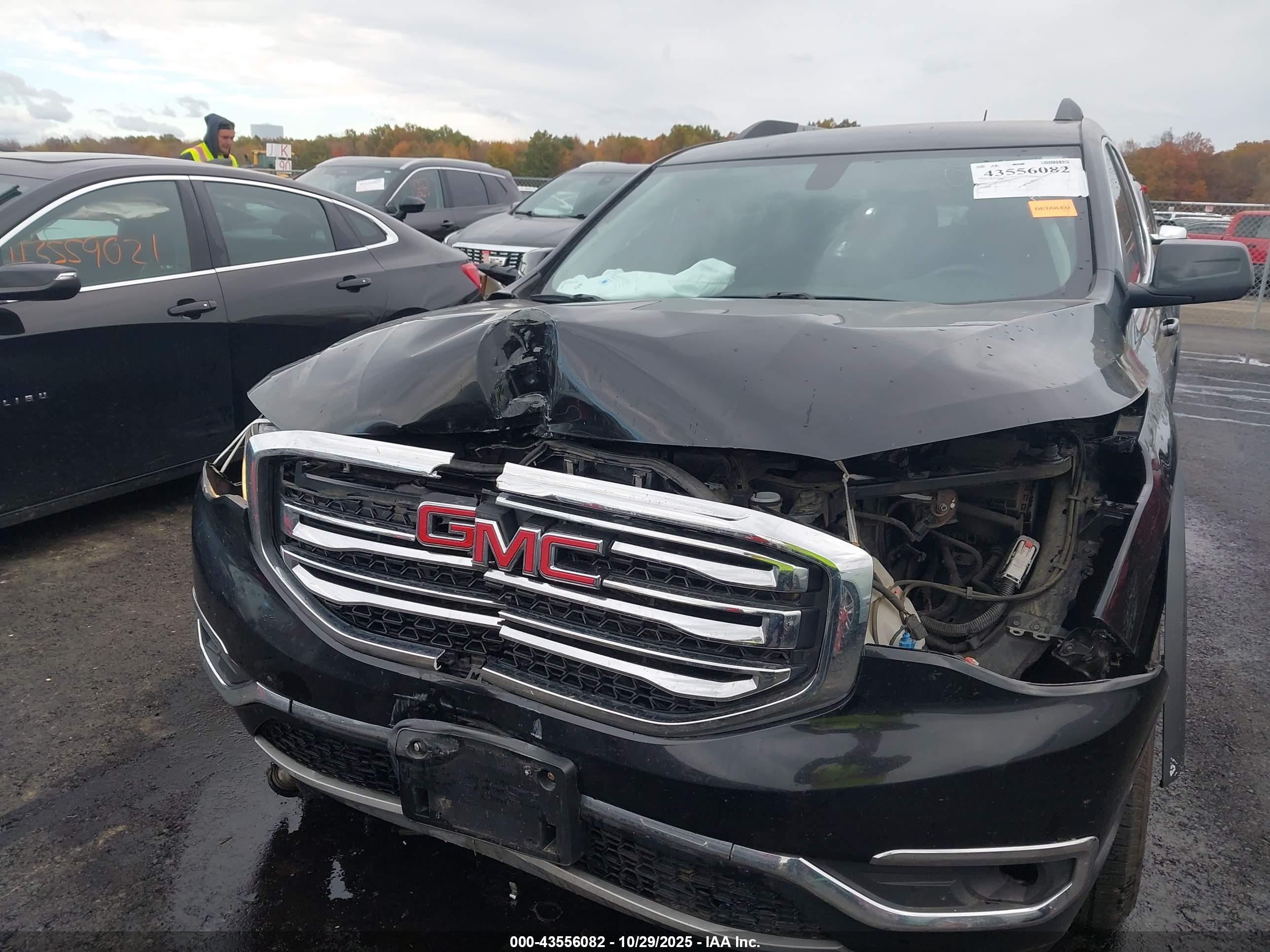 GMC ACADIA image 6