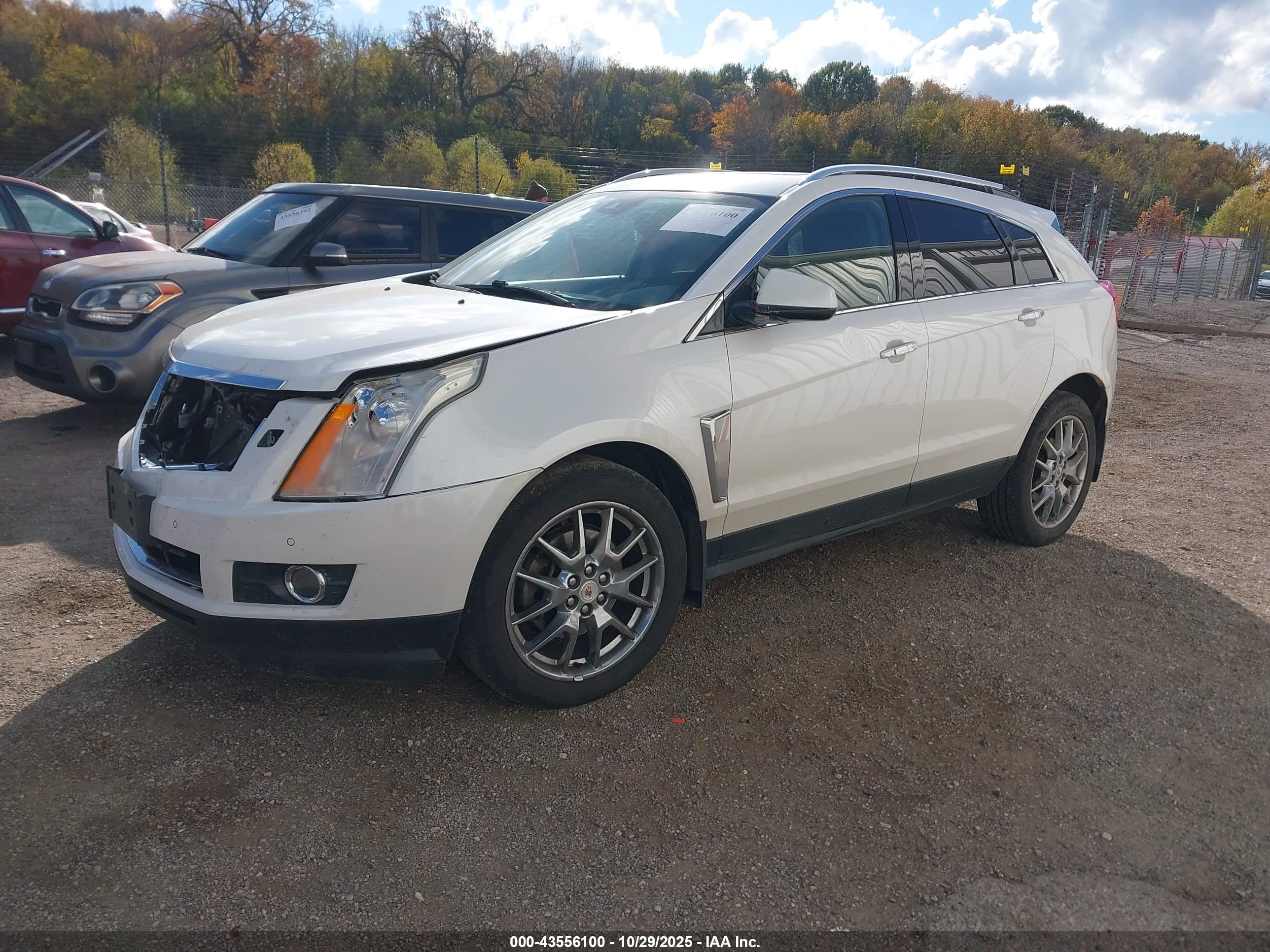 CADILLAC SRX image 2