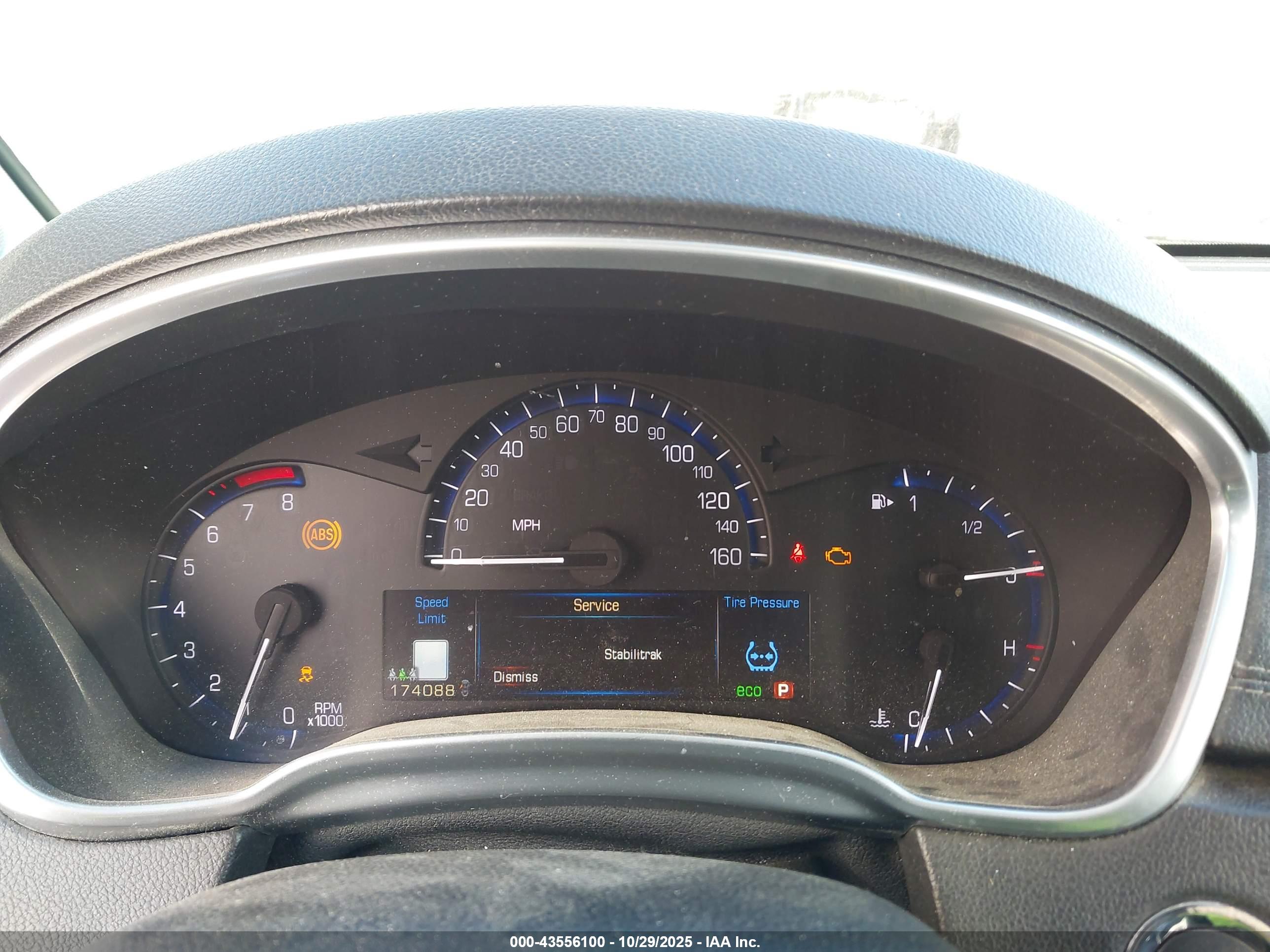 CADILLAC SRX image 7
