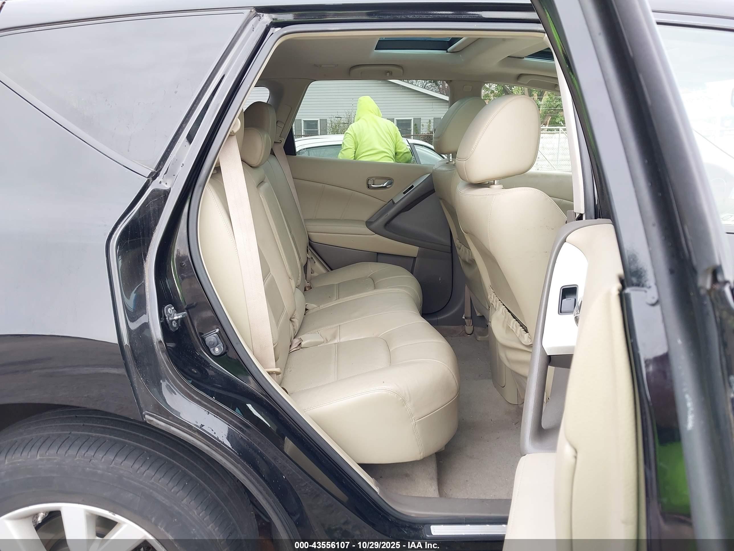 NISSAN MURANO image 8